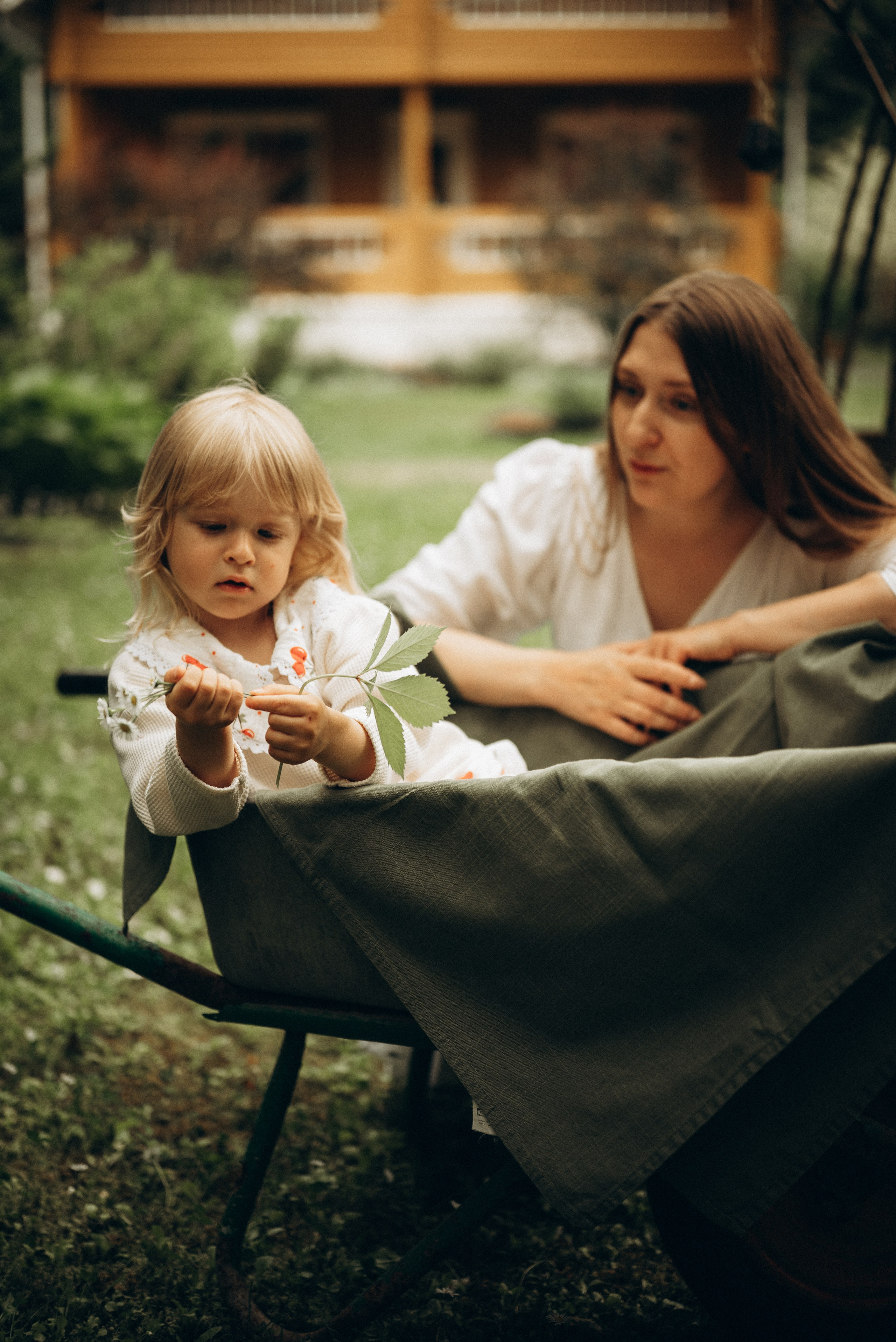 Ангелина и Есения. Семейный фотограф в Москве Дарья Пузикова