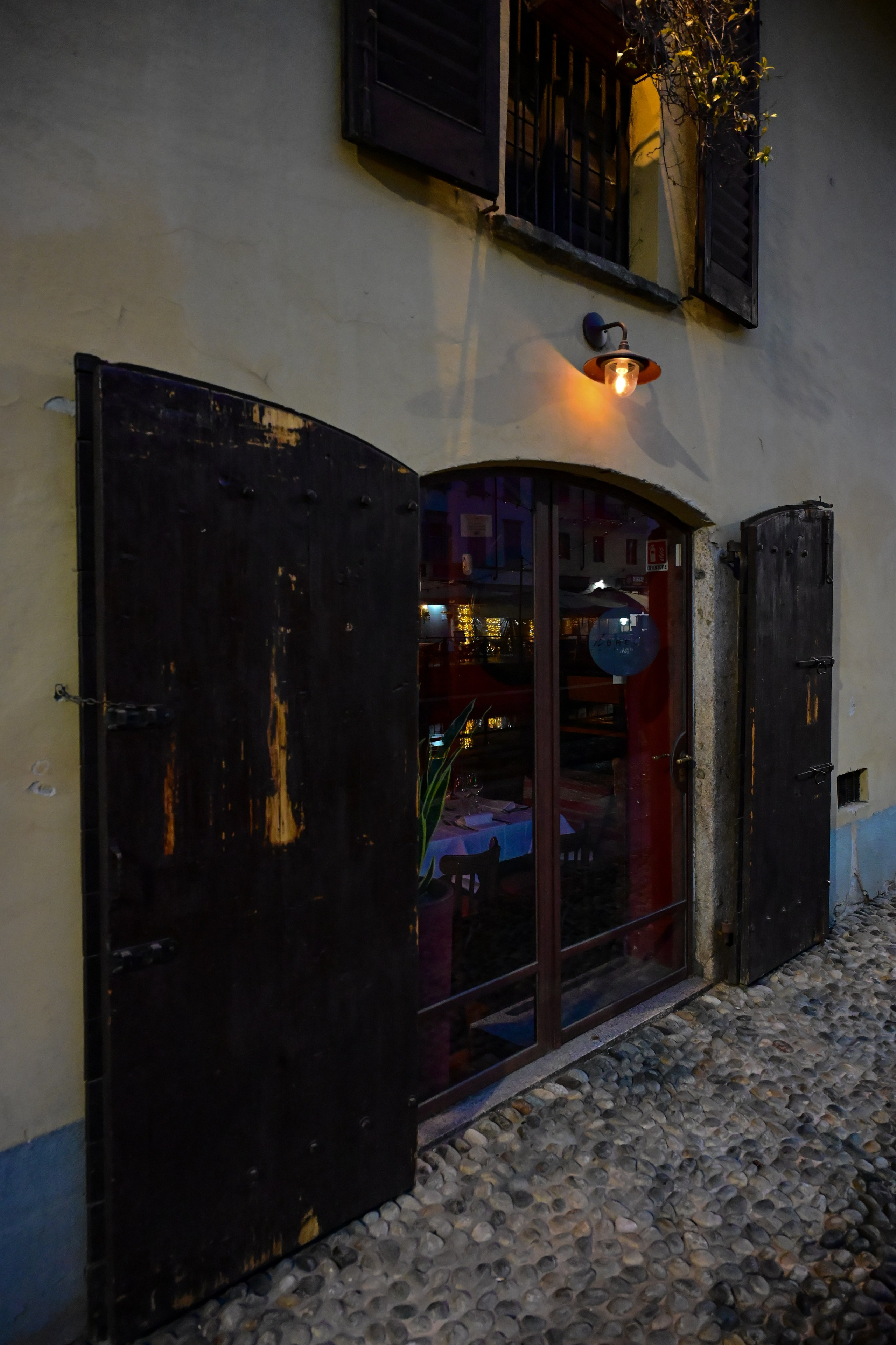 Milano: Navigli, City, Trams. Фотограф Минск