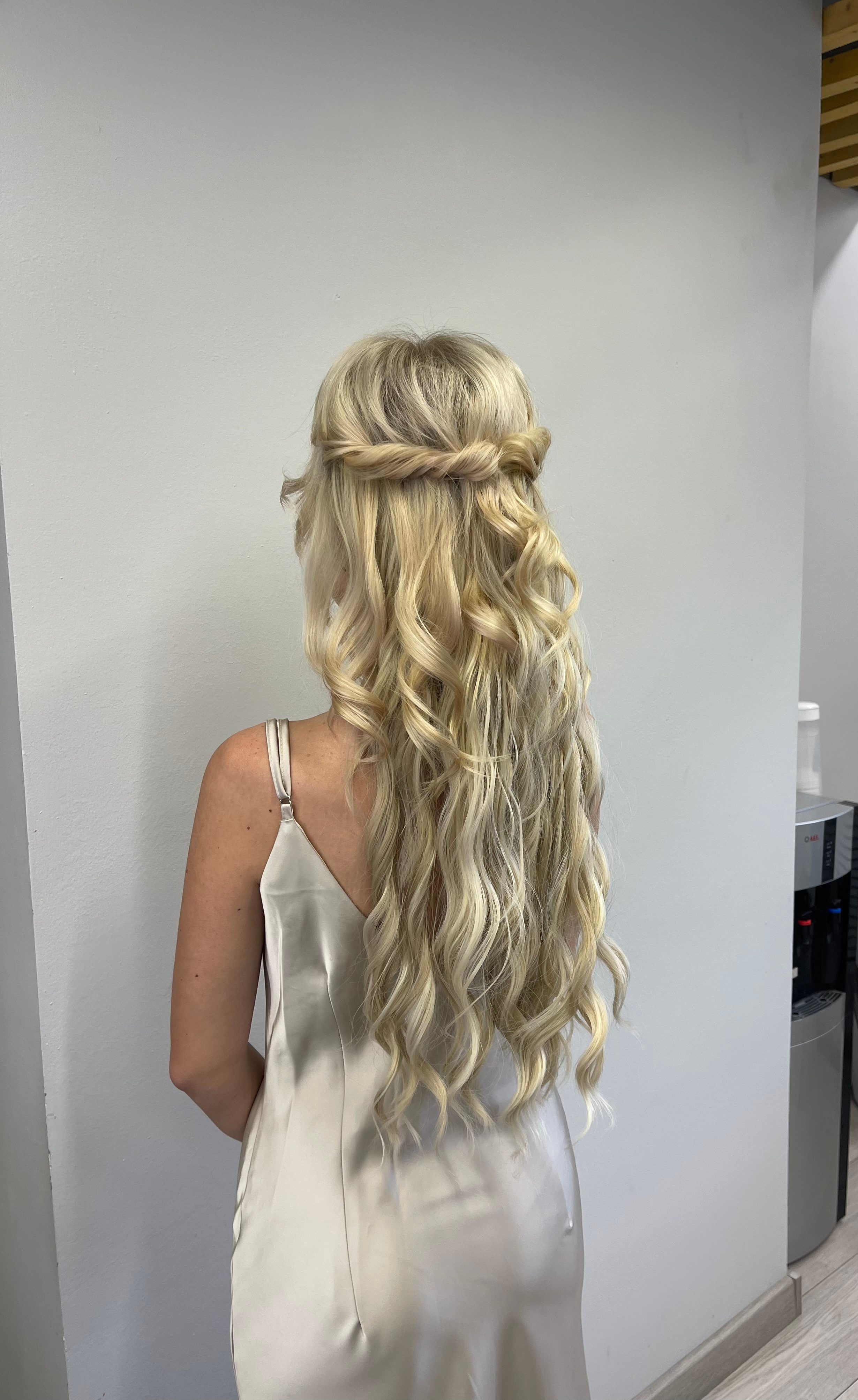 Свадебные и вечерние образы. Прически и макияж. Услуги свадебного стилиста в Москве