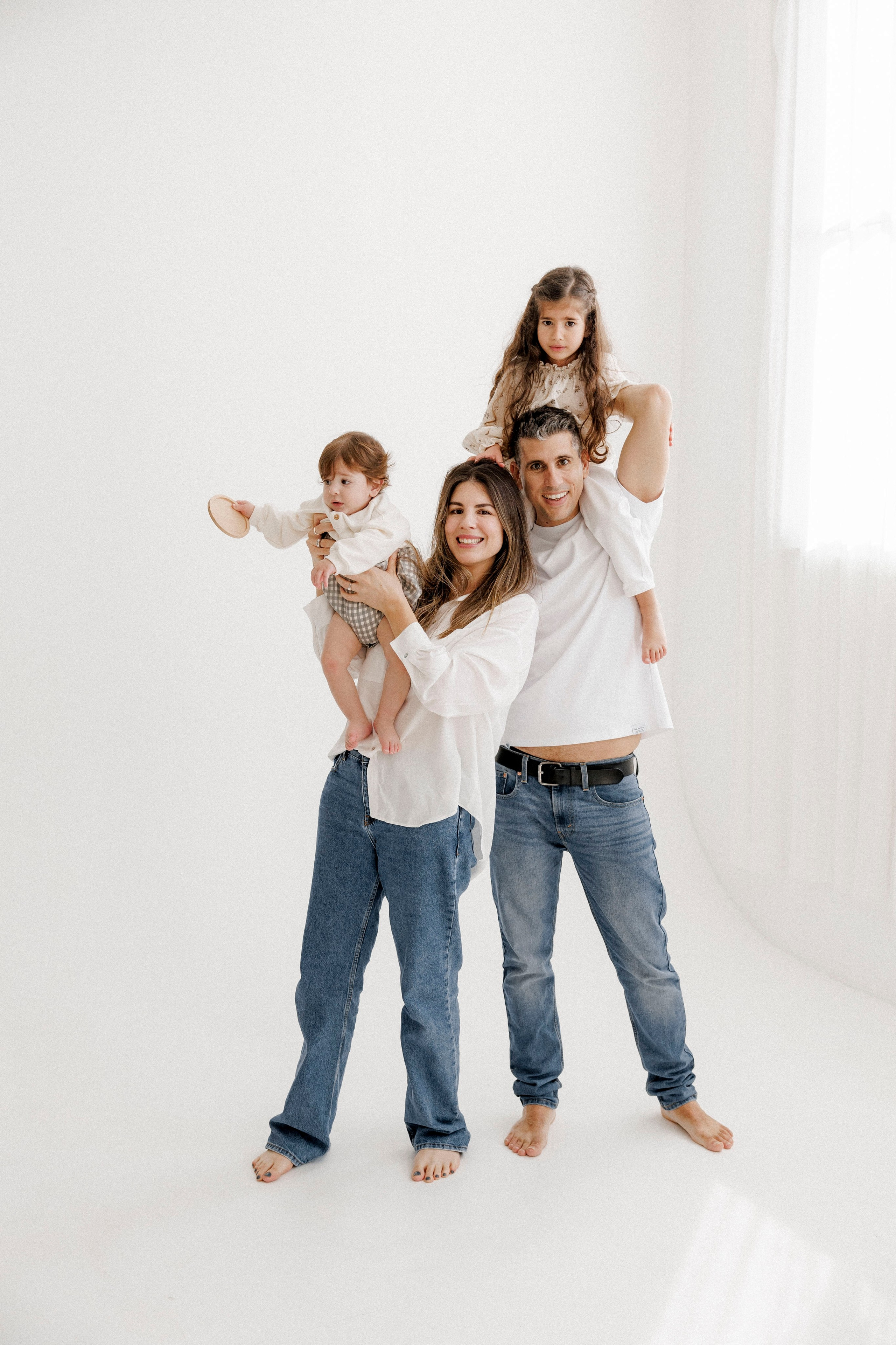 One year inside the White studio. Wedding and family photographer