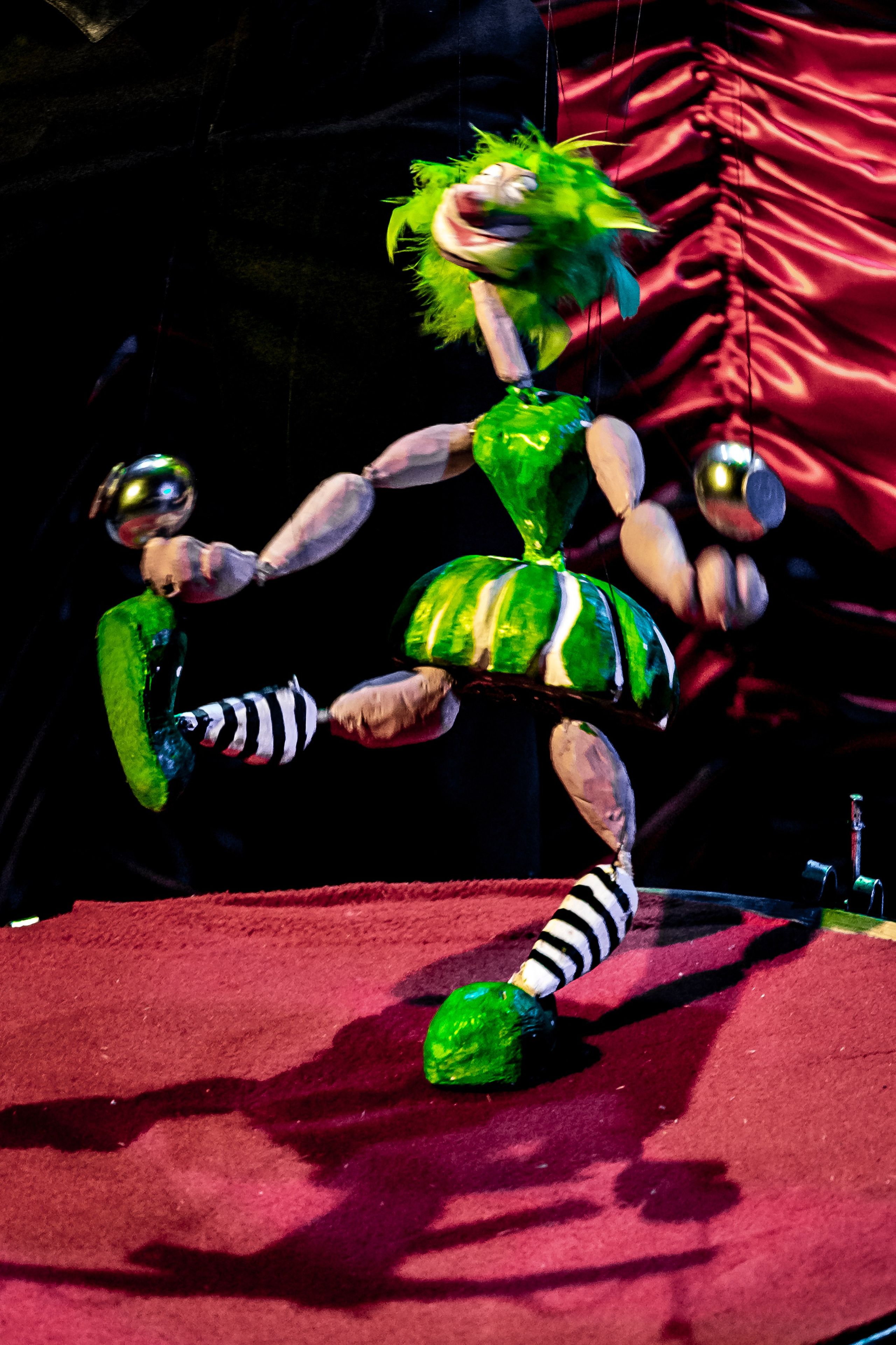 Цирк из Саквояжа спектакль театра САКВОЯЖ. Фотограф в Сочи Юрий Шептаев