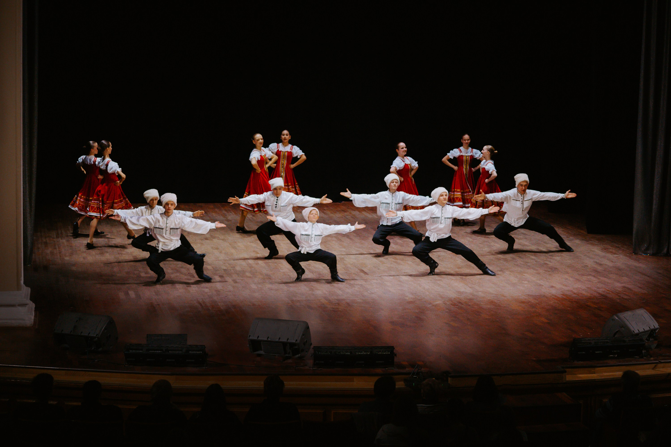 «Уральский сувенир». Концерт танцевальной студии. Фотограф в Челябинске Ополихина Анна