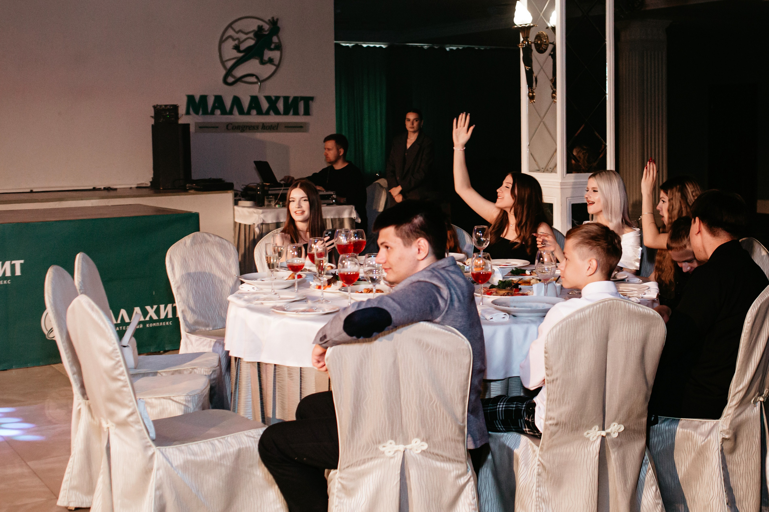 Выпускной 2025 (9класс) 124 школа. Фотограф в Челябинске Ополихина Анна