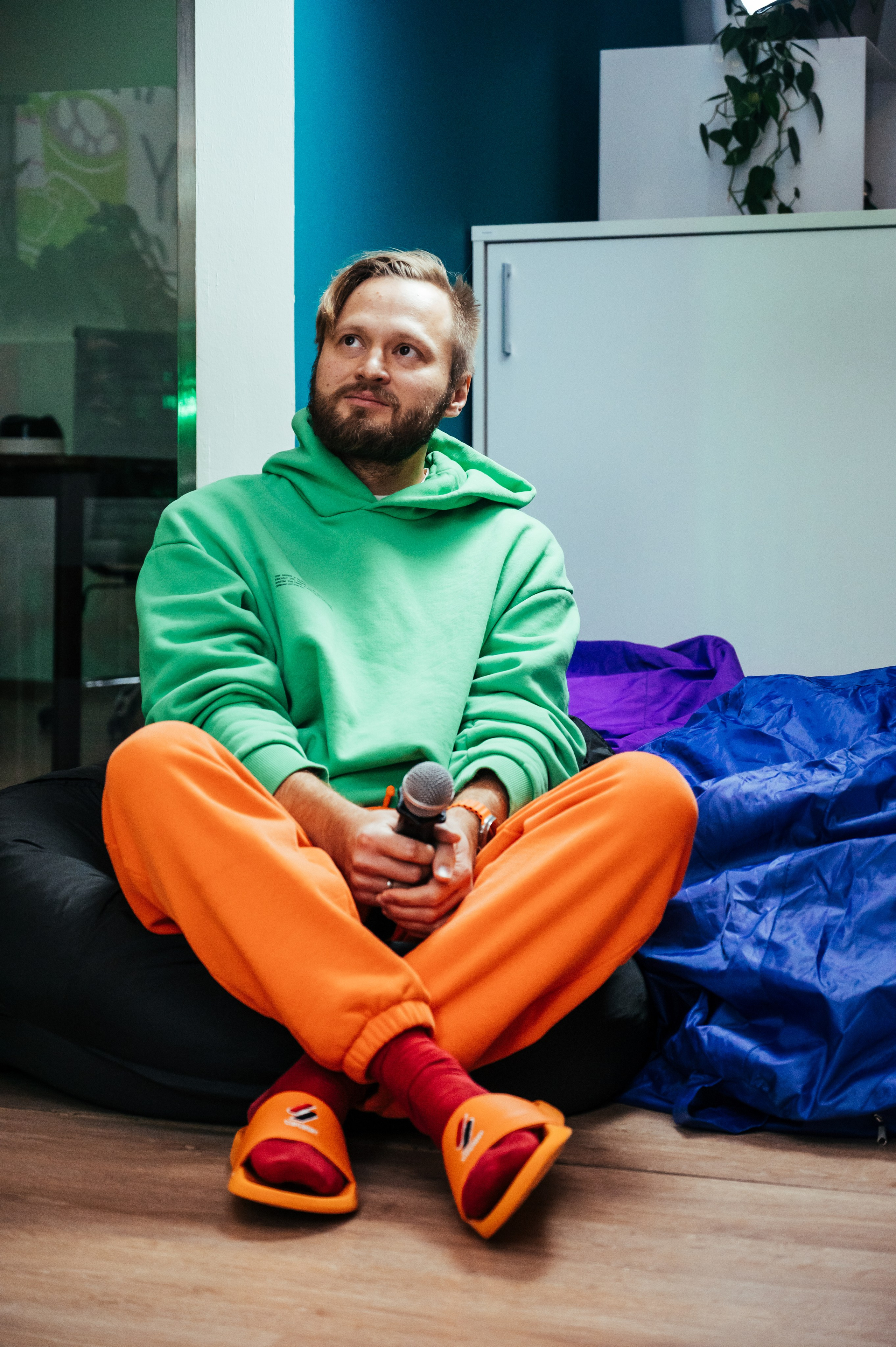 Фотосъёмка корпоратива в офисе в Санкт-Петербурге. Анастасия Петрович фотограф, фотокорреспондент в Москве и Санкт-Петербурге. Фотосъёмка репортажа, мероприятия, корпоративная съёмка, контент