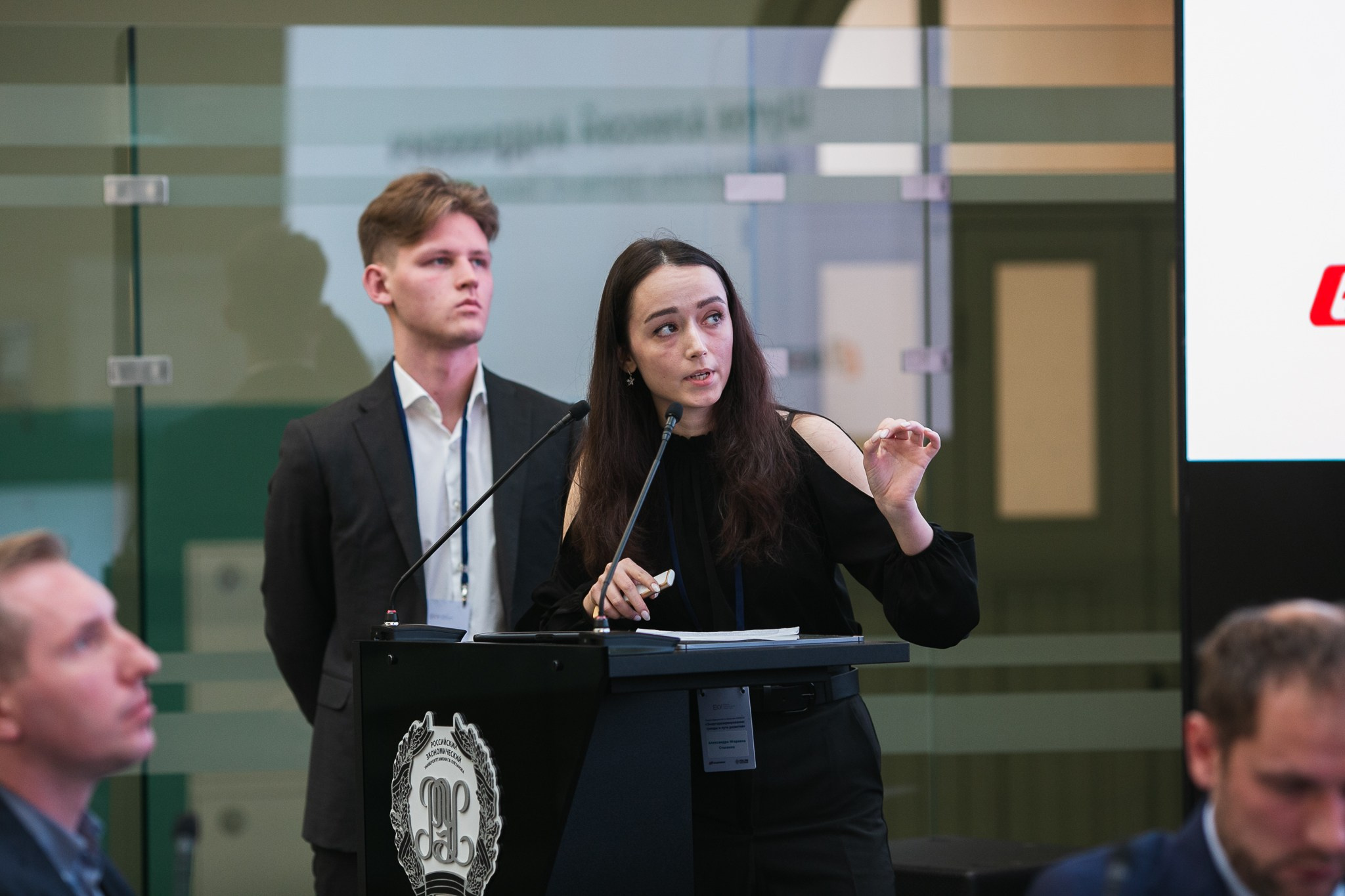 Деловые мероприятия. Профессиональный фотограф Евгений Земцов в Москве. Контент съемка, репортаж мероприятий, бизнес портреты