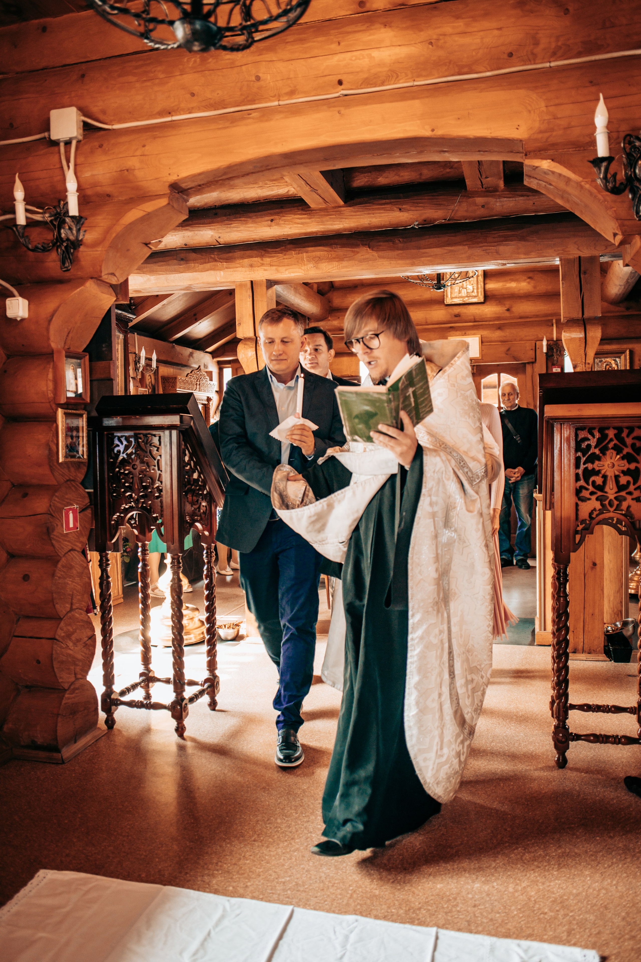 Таинства крещения и венчания. Свадебный и семейный фотограф и видеограф Александр в Москве и Московской Области