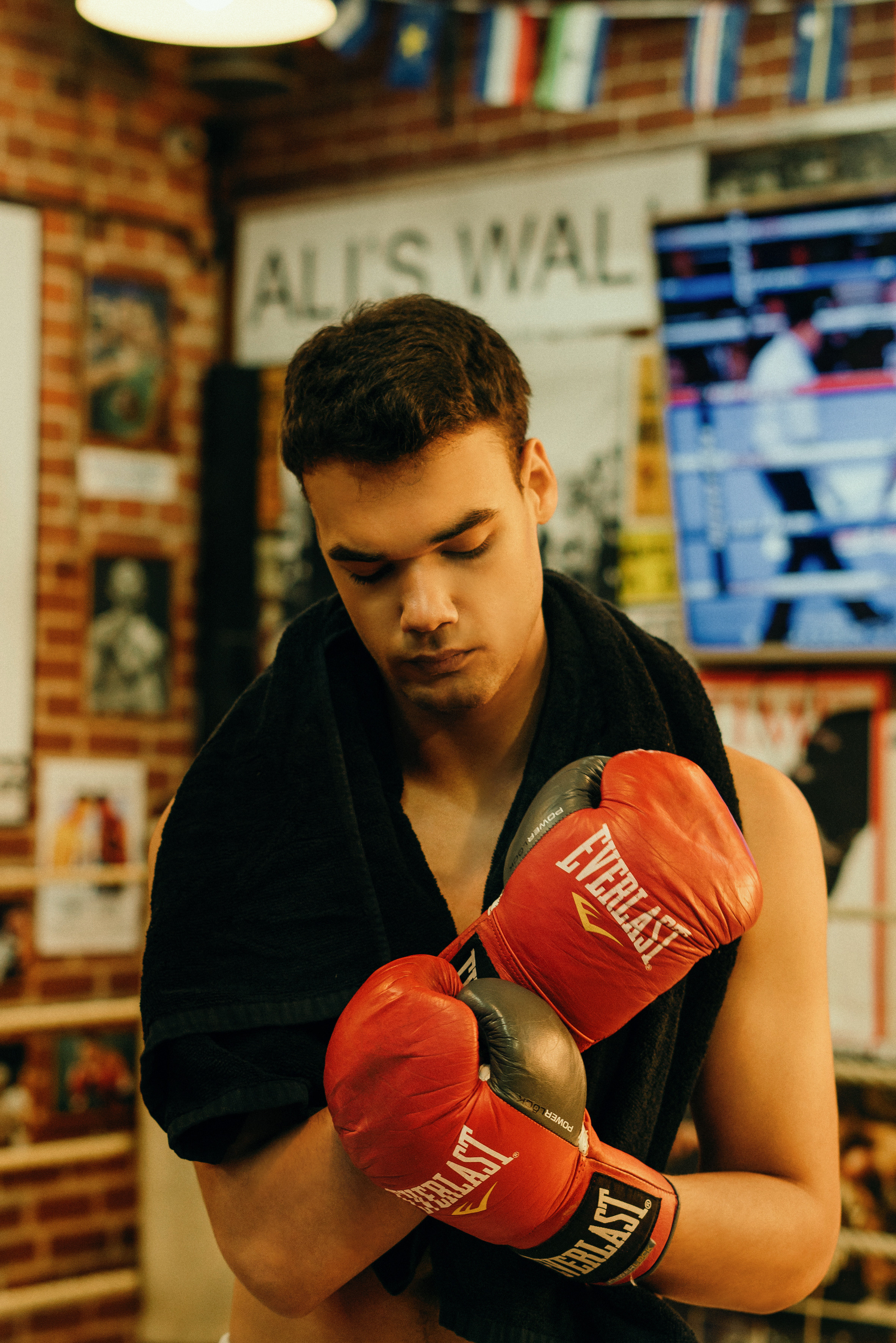 Съемка Бокс для журнала Vmode. Женский фотограф в Москве Анастасия Сидорова