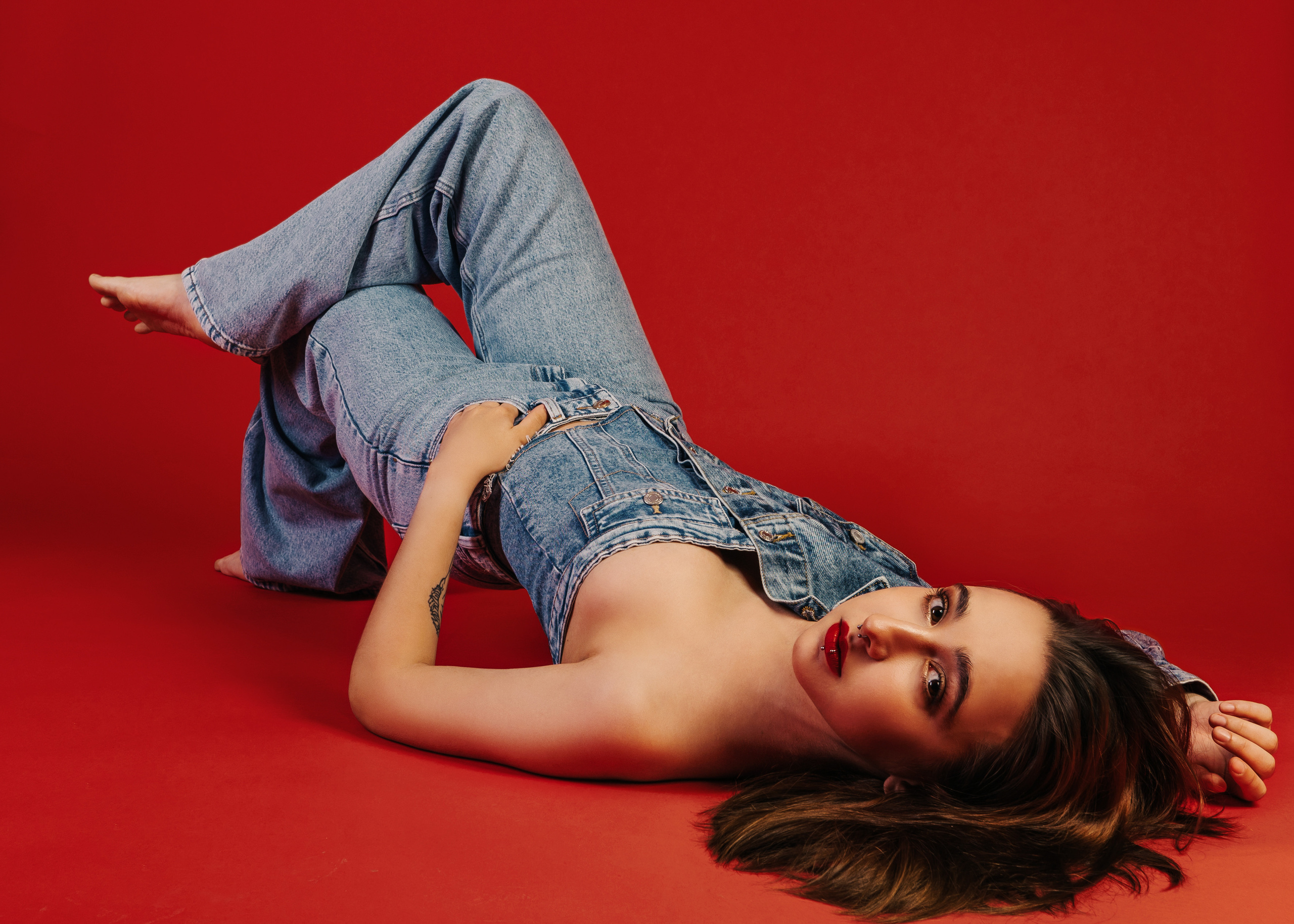 Съемка DENIM для журнала Vmode. Женский фотограф в Москве Анастасия Сидорова