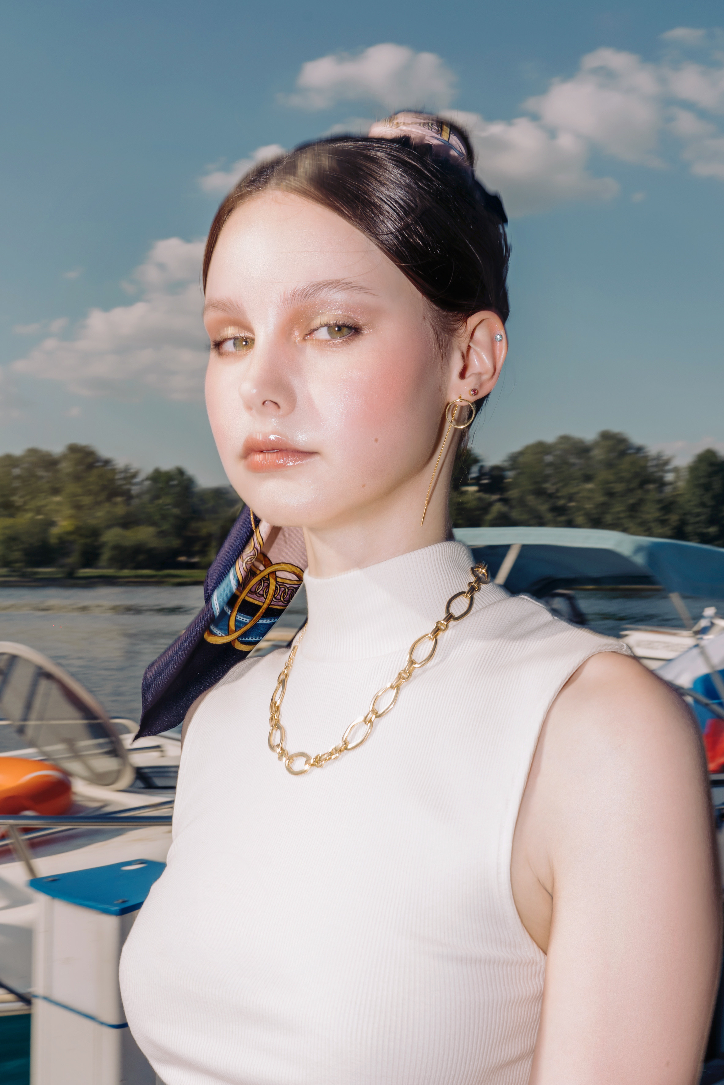 Съемка на пирсе для журнала Vmode. Женский фотограф в Москве Анастасия Сидорова