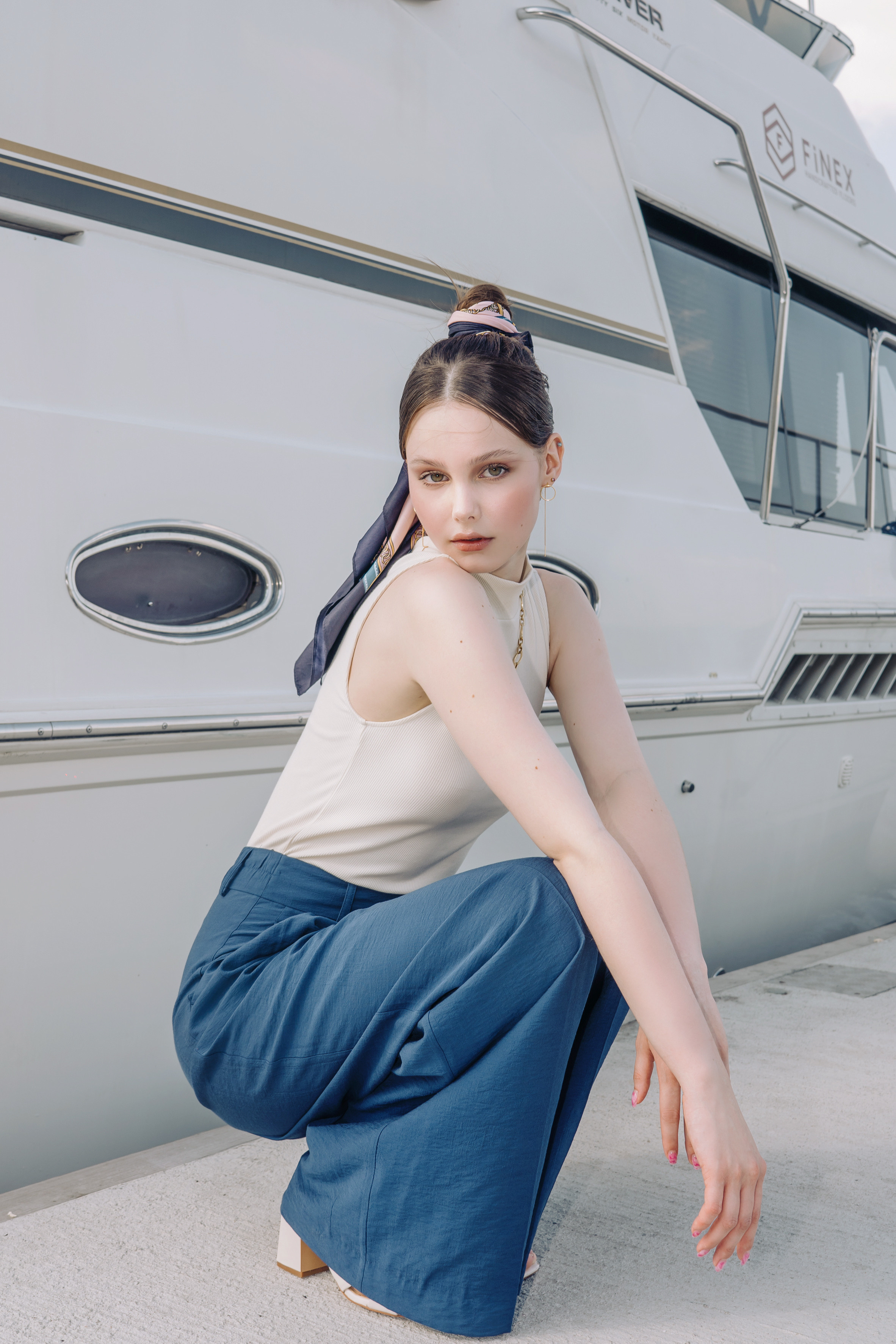 Съемка на пирсе для журнала Vmode. Женский фотограф в Москве Анастасия Сидорова