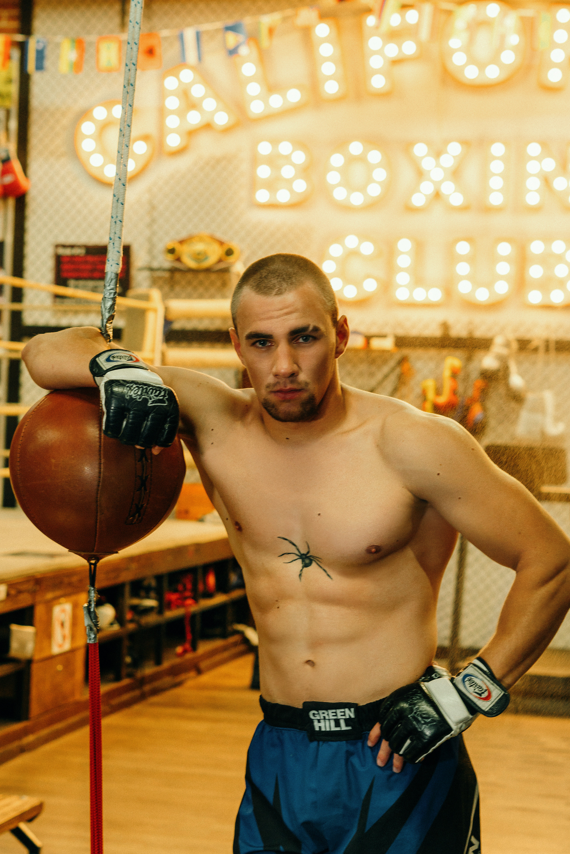 Съемка Бокс для журнала Vmode. Женский фотограф в Москве Анастасия Сидорова