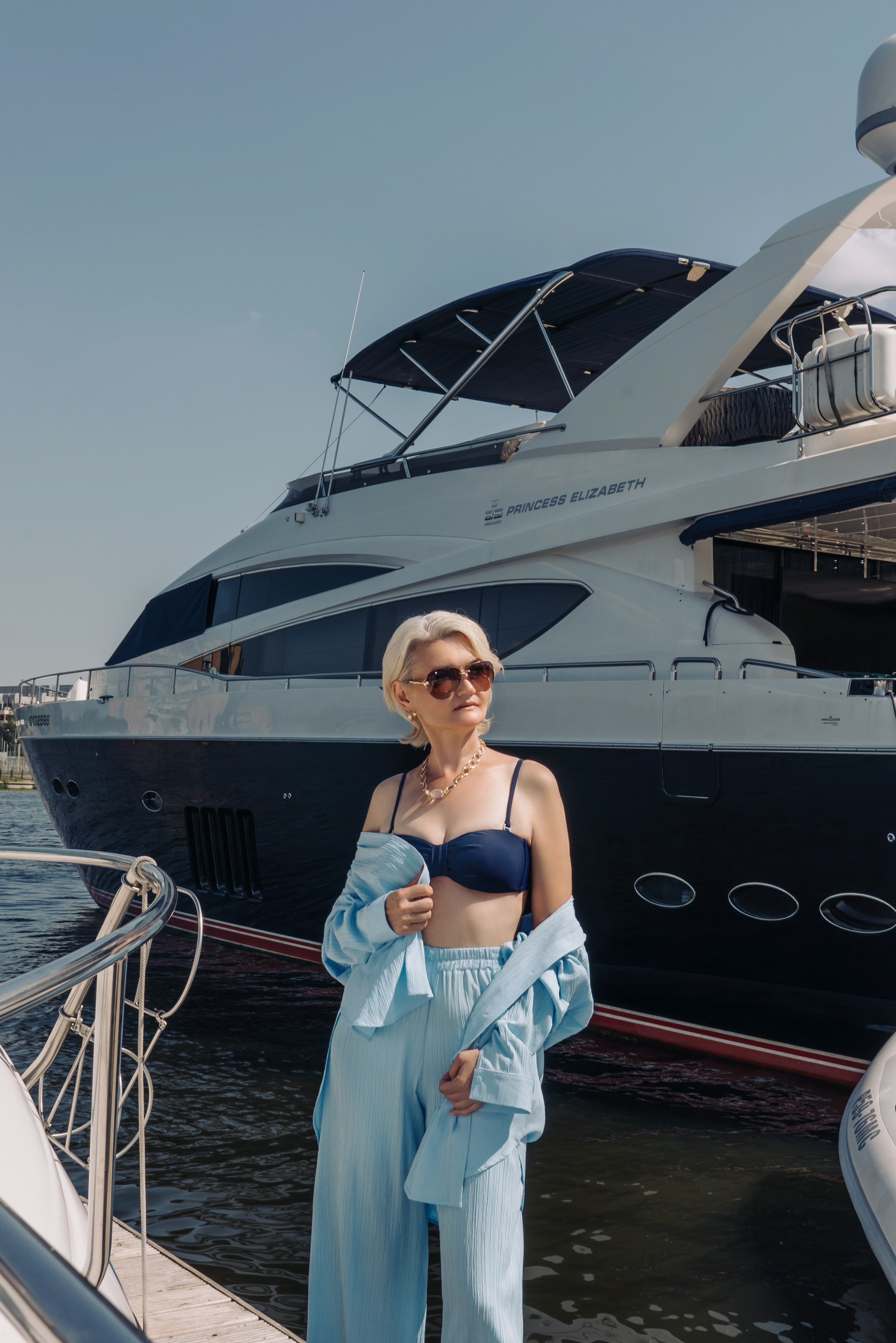 Съемка на пирсе для журнала Vmode. Женский фотограф в Москве Анастасия Сидорова