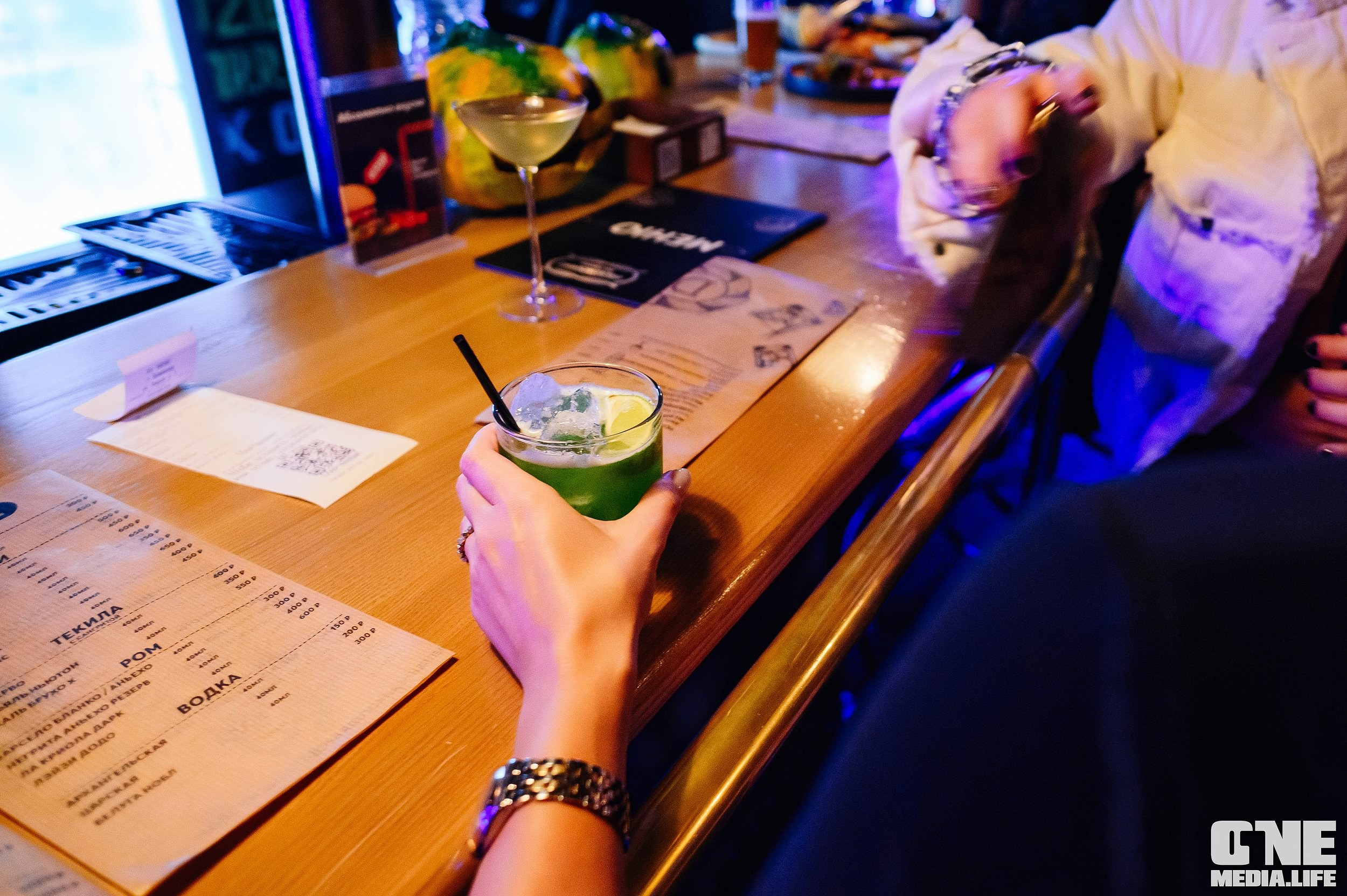 Фоторепортаж из бара Dreadnought. One Media Life: фоторепортажи, фотоотчеты с мероприятий и заведений