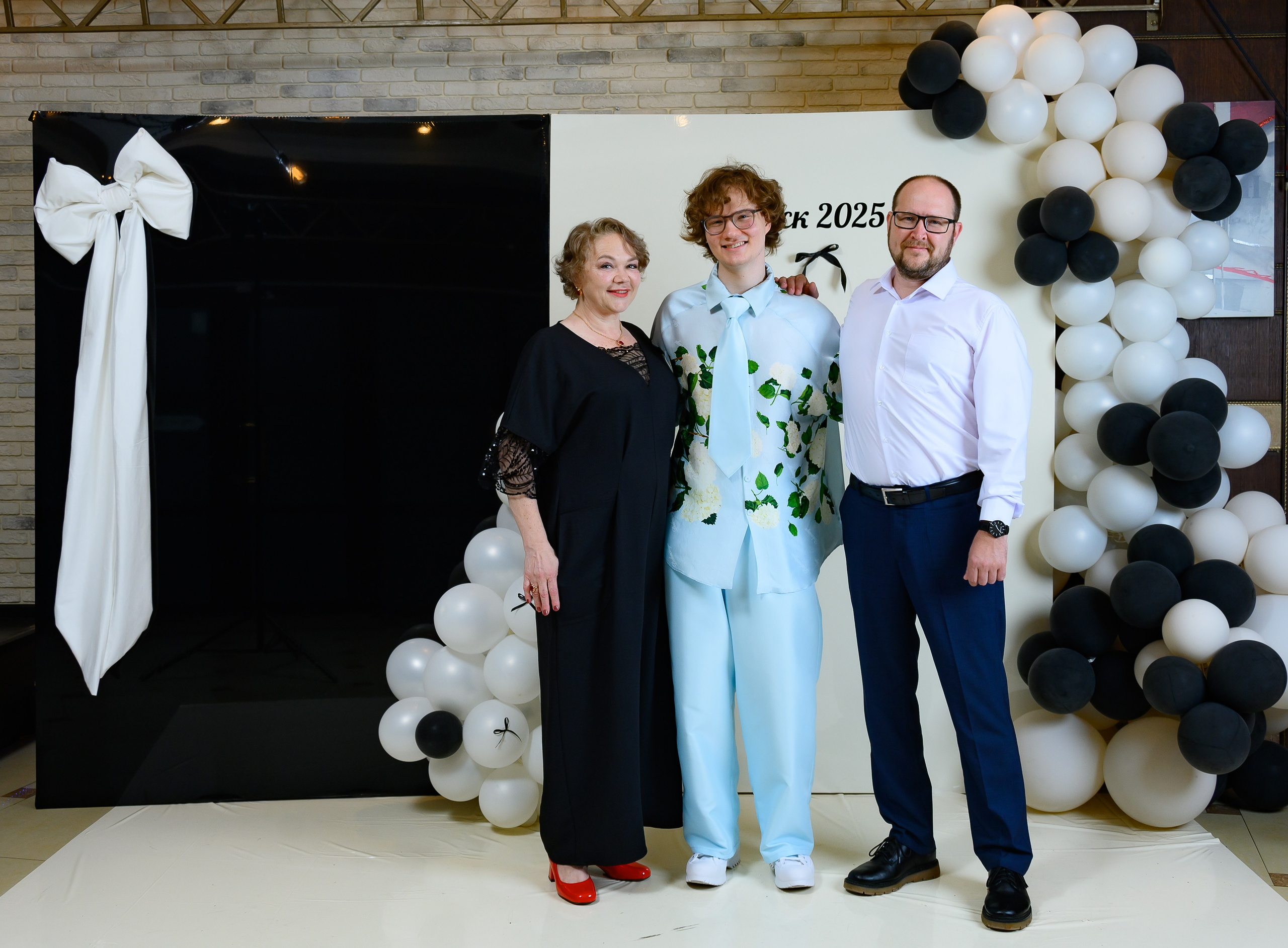 Выпускной 2025 11 кл. Семейный и детский фотограф в Новороссийске Лебедева Елена