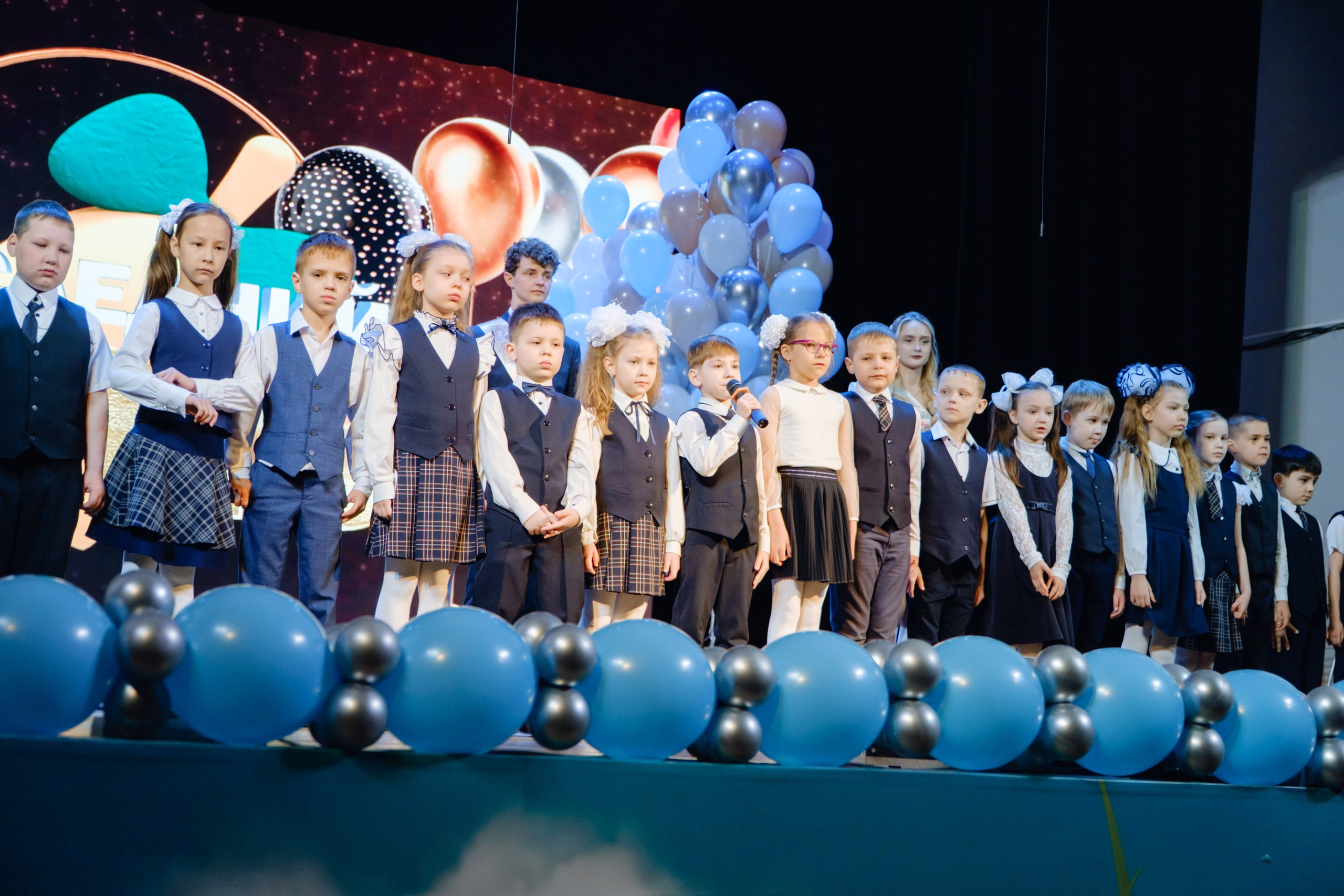 Последний звонок 11 класс. Фотограф Софья Володкина