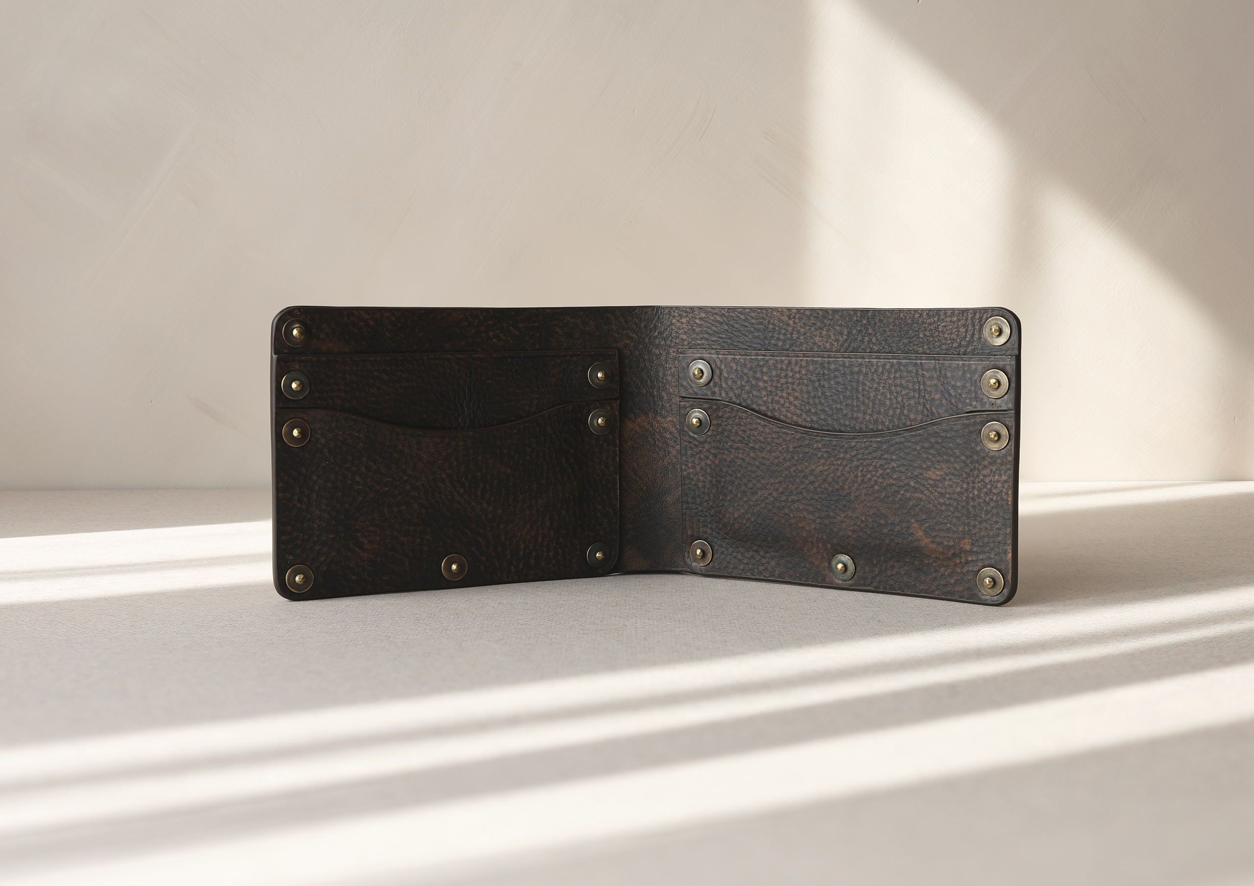 Кошелек бифолд Grunch. Мастерская авторских аксессуаров из кожи в Уфе Hecho a mano