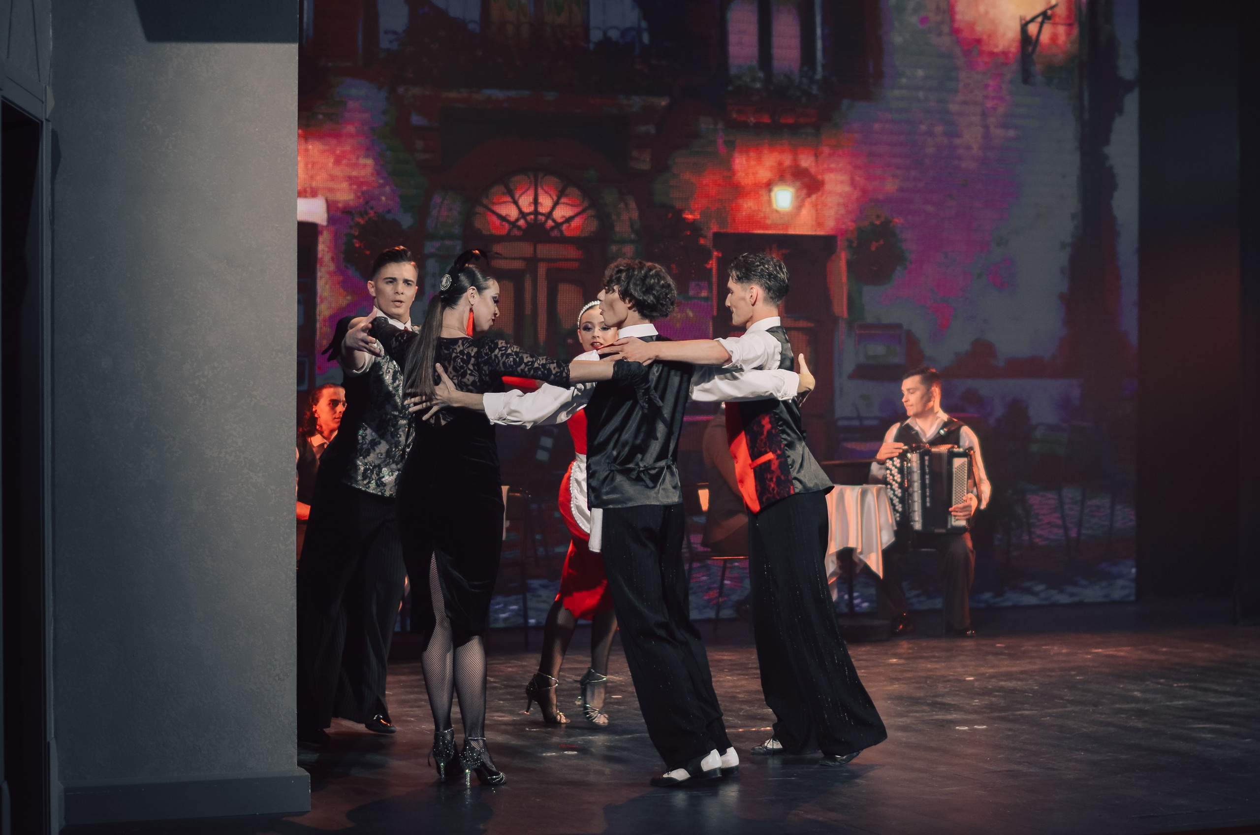 Фоторепортаж танцевального мероприятия. Денисова Аля — фотограф для парных съемок и индивидуальных историй в Барнауле