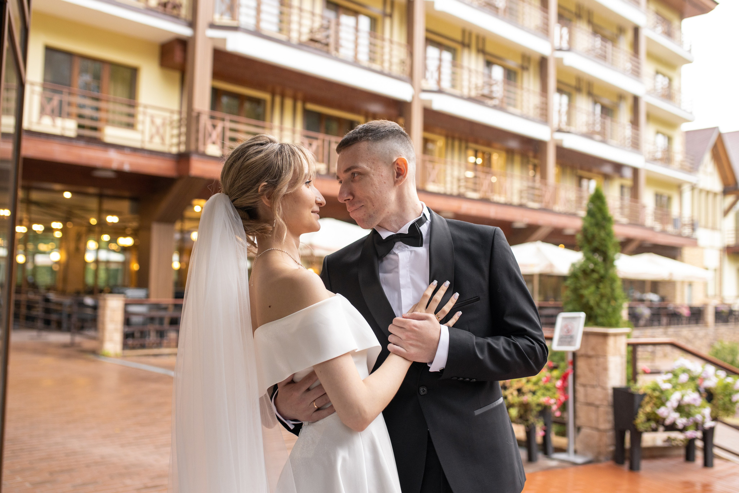 Свадебная фотосессия в отеле Ареал. Фотограф в Железнодорожном и Балашихе