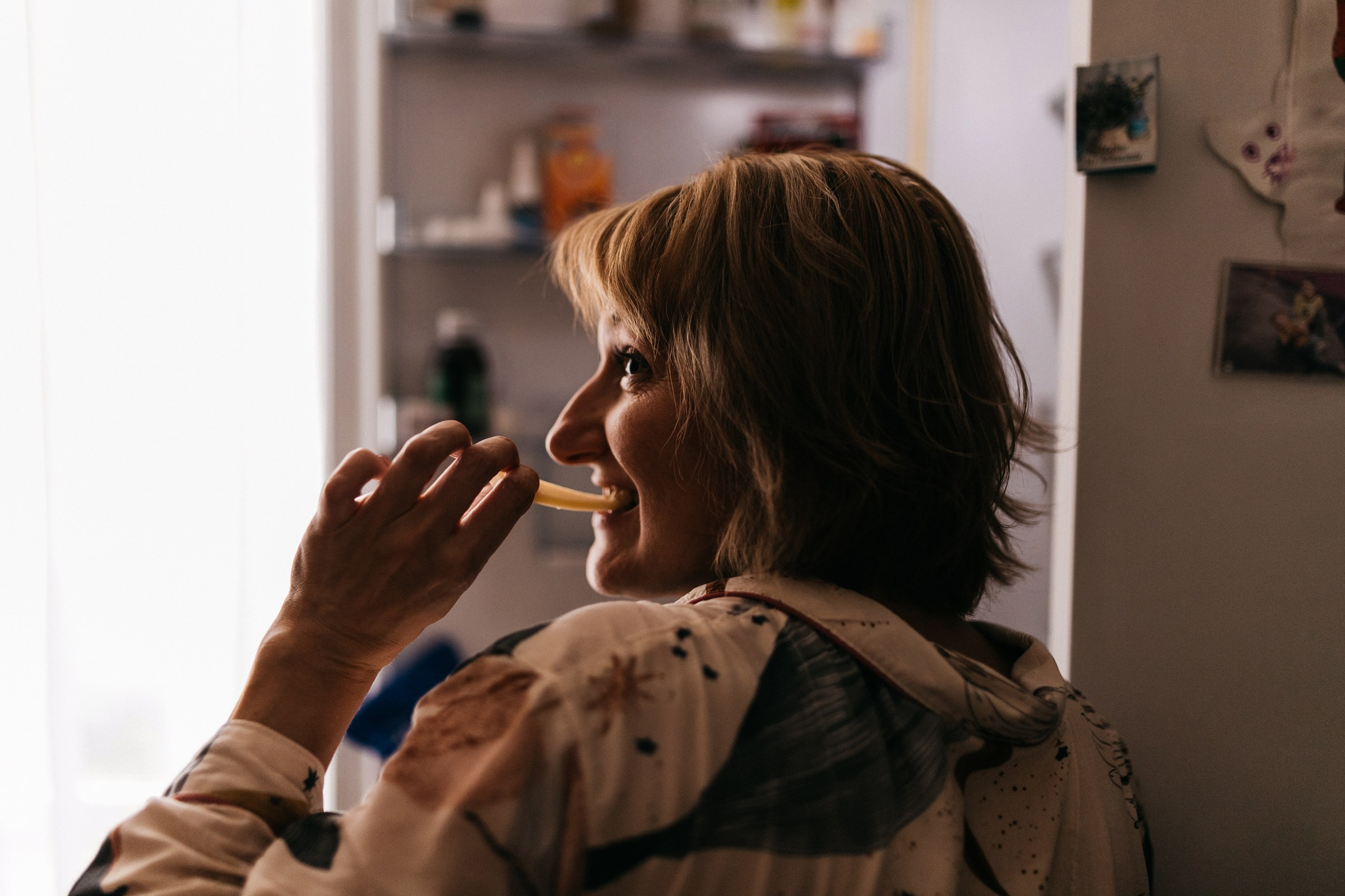 Домашний лайфстайл (утро). Ирина. Июнь 2025. Фотограф Пермь. Свадьбы. Семья и дети, школа, д. сад. Фотокниги