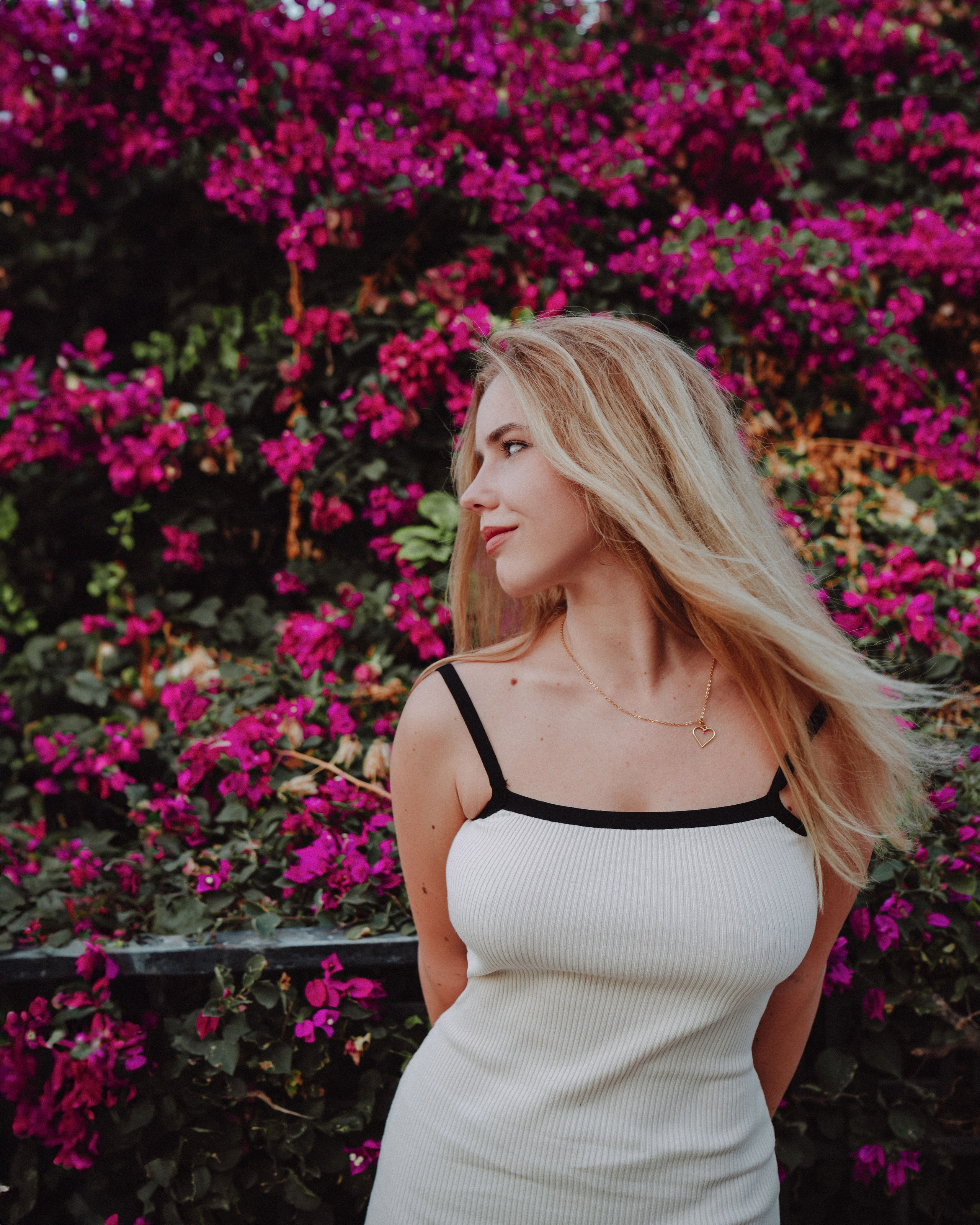 В цветущем саду. Портретный и свадебный фотограф в Москве Финкельштенй Анна