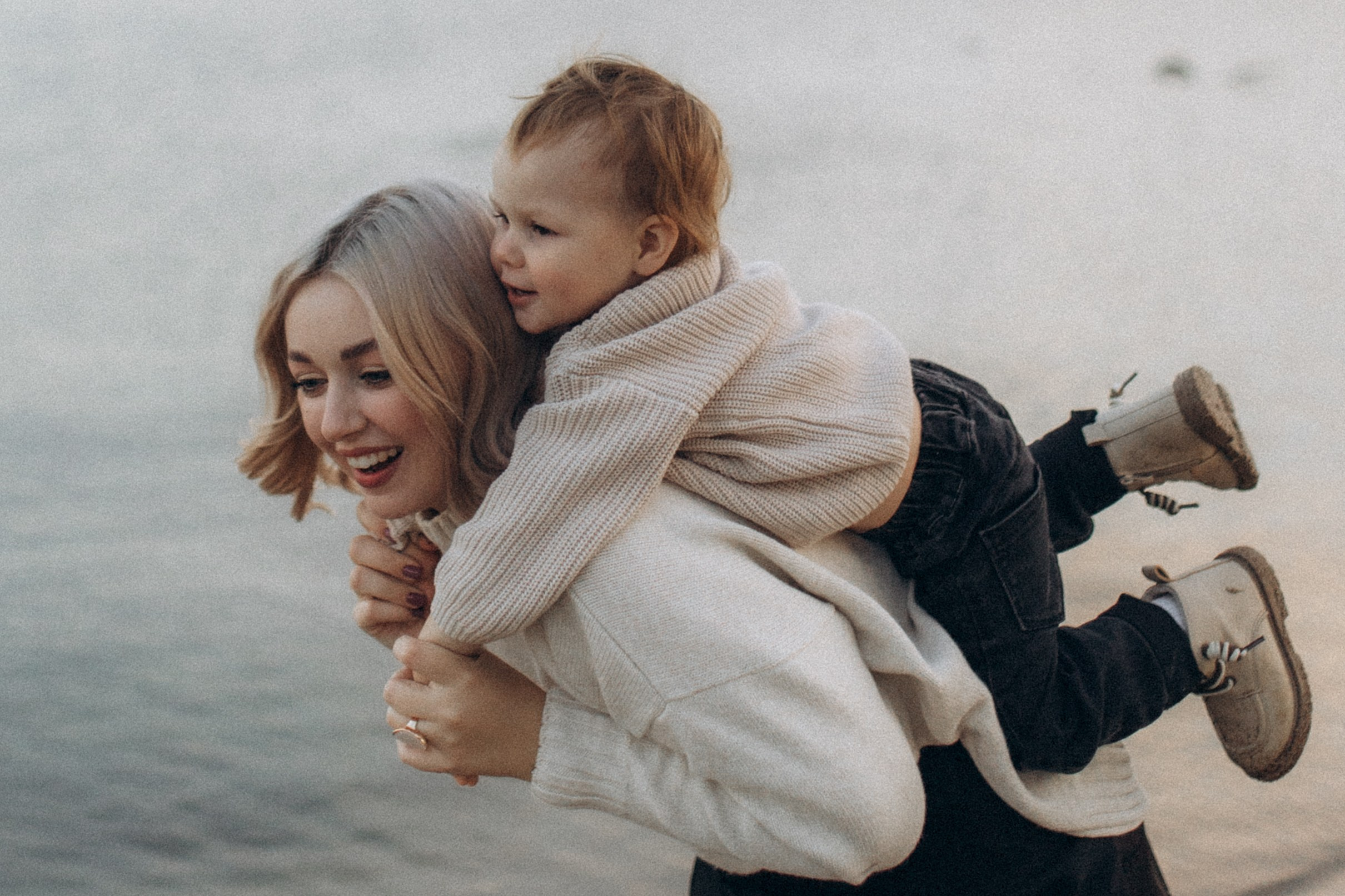 Альбина с сыновьями, сентябрь. Семейный фотограф lifestyle в Новосибирске Елена Шпилевая