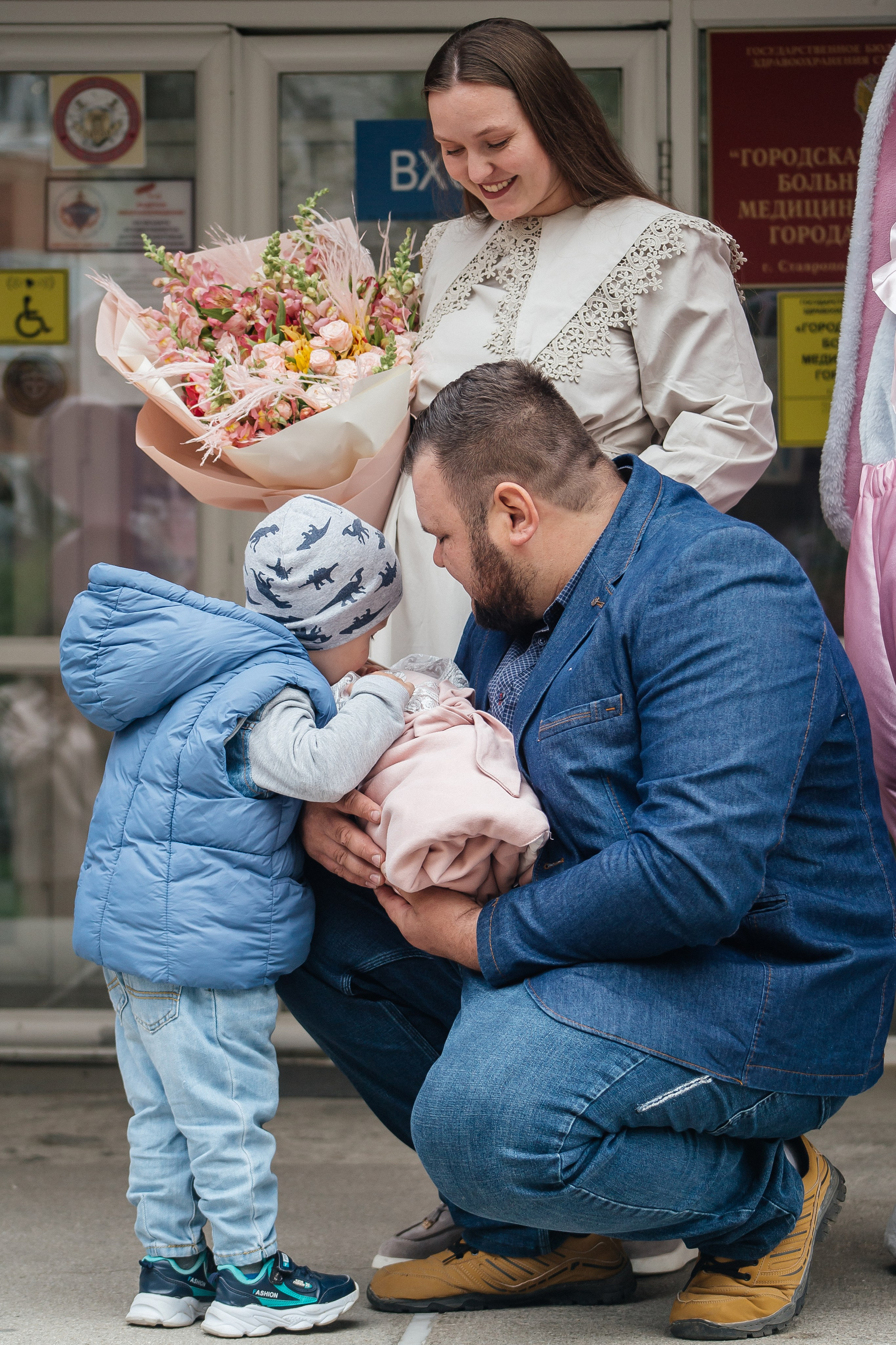 Выписка из роддома №. 4 Ставрополя. Фотограф Ставрополь Пятигорск Елизавета Дарина