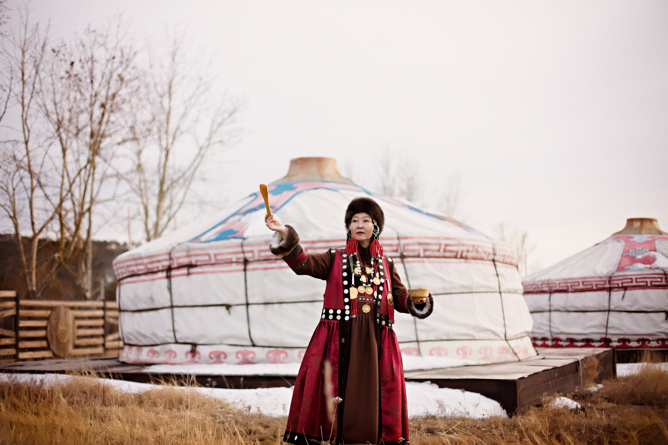 Семейная фотосессия в национальных костюмах. Семейный и детский фотограф в г. Улан-Удэ