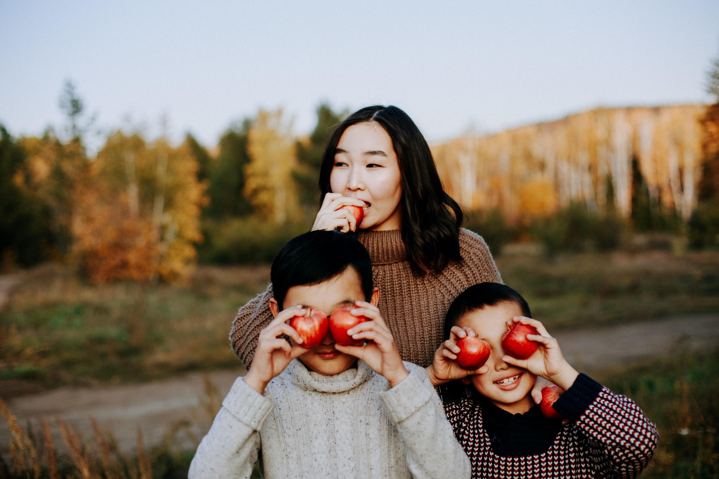 Семейная фотосессия на природе. Семейный и детский фотограф в г. Улан-Удэ