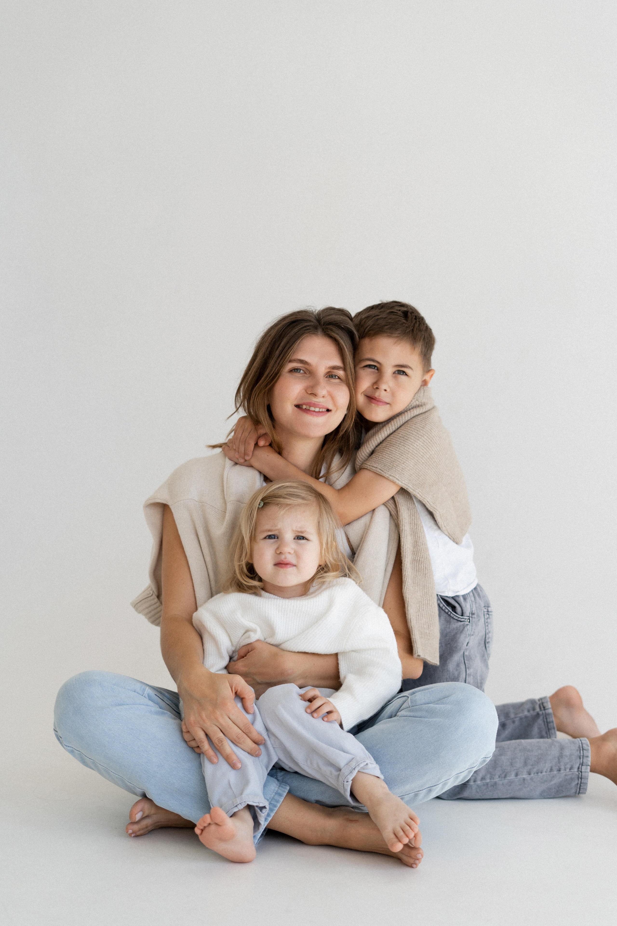 Оля, Артемий, Вера. Главная