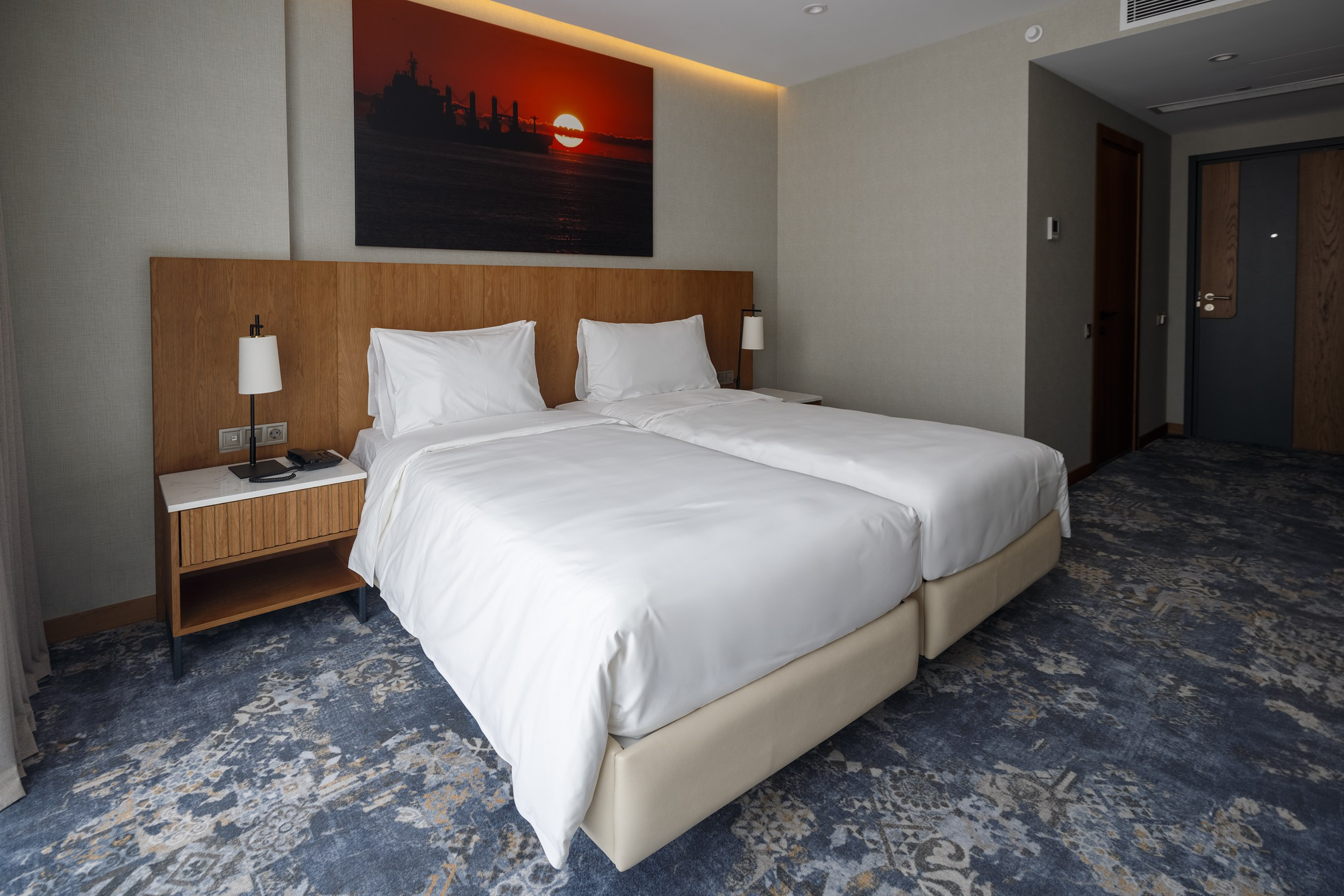 HOTEL PIAZZA EPIGRAPH (BATUMI). Режиссёр, клипмейкер, фотограф — Андрей Охота