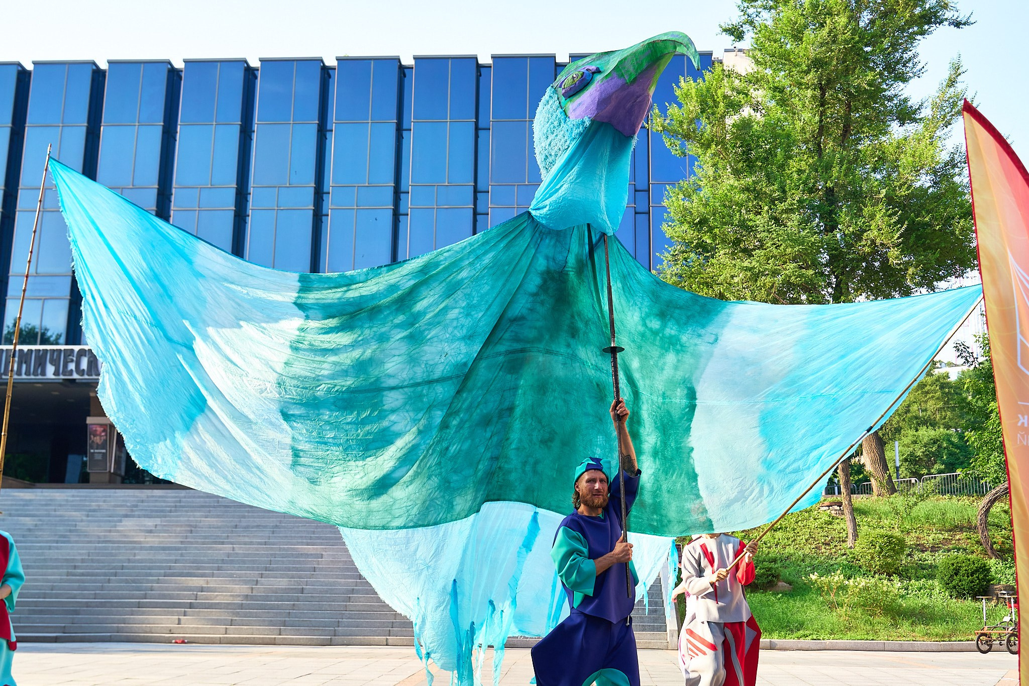 Уличный театр Владивосток. Профессиональный репортажный фотограф Инесса Иминова