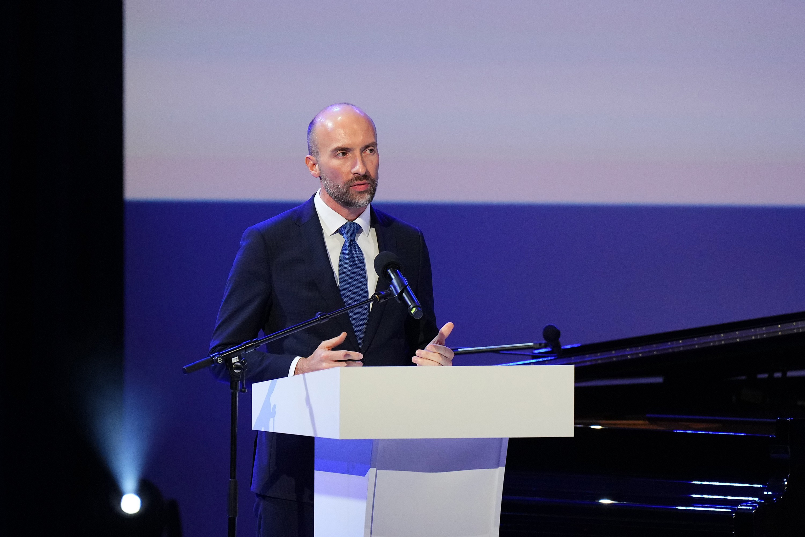 Репортажный фотограф в Сочи — профессиональная съёмка событий и мероприятий. Профессиональная фотосъемка в Сочи: репортаж, предметная, ювелирная фотосъемка, недвижимость, фуд-фотография. Фотограф Александр Афанасьев