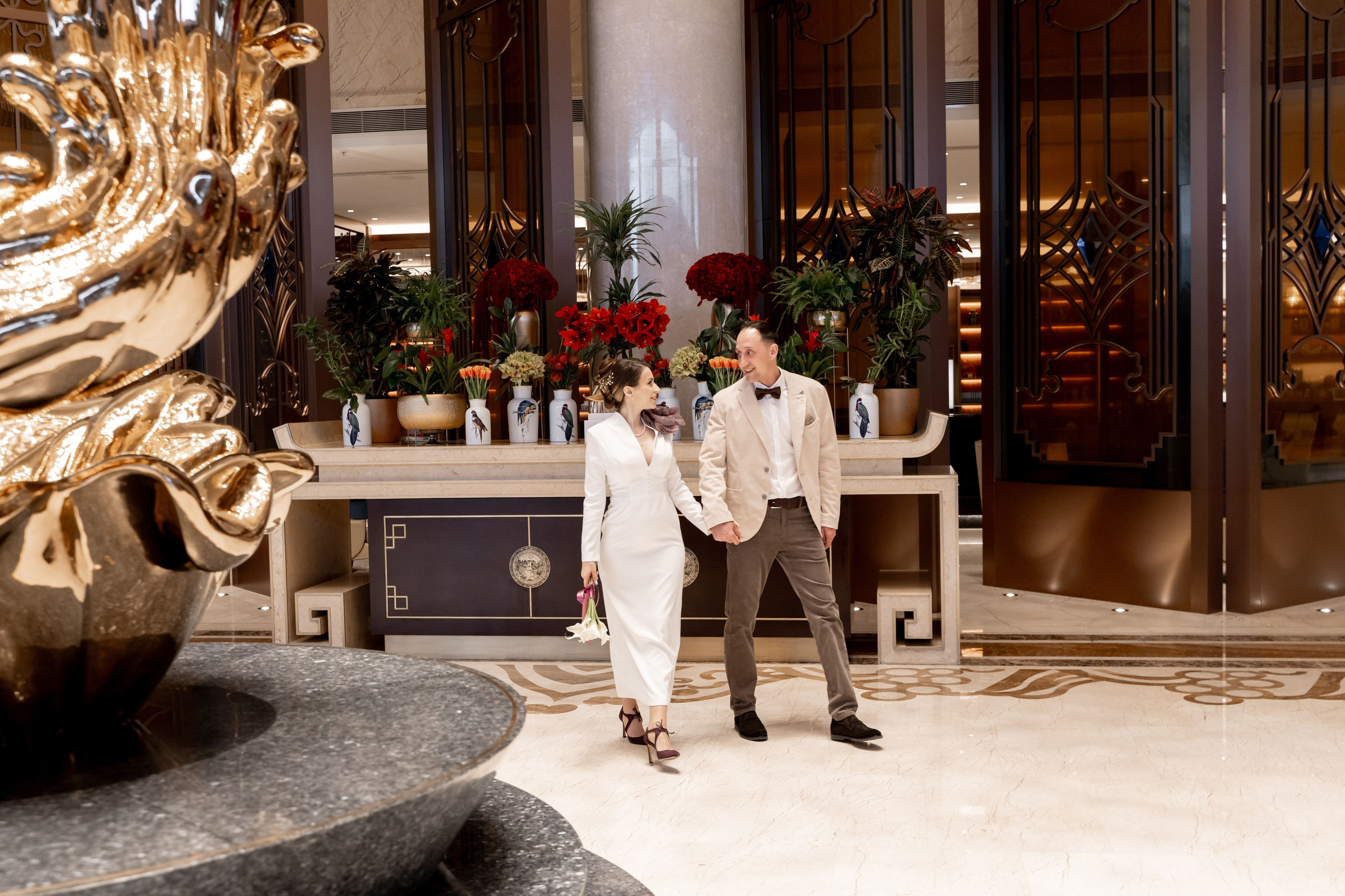 Свадебный фотограф в Москве. Свадебный фотограф Видное, Бутово, Домодедово, Щербинка, Царицыно. Свадебная фотосессия и сборы невесты в отеле Soluxe. Регистрация брака во дворце бракосочетания ВДНХ. Свадьба на ВДНХ. Свадебная фотосессия с ретро автомобилем Чайка. 