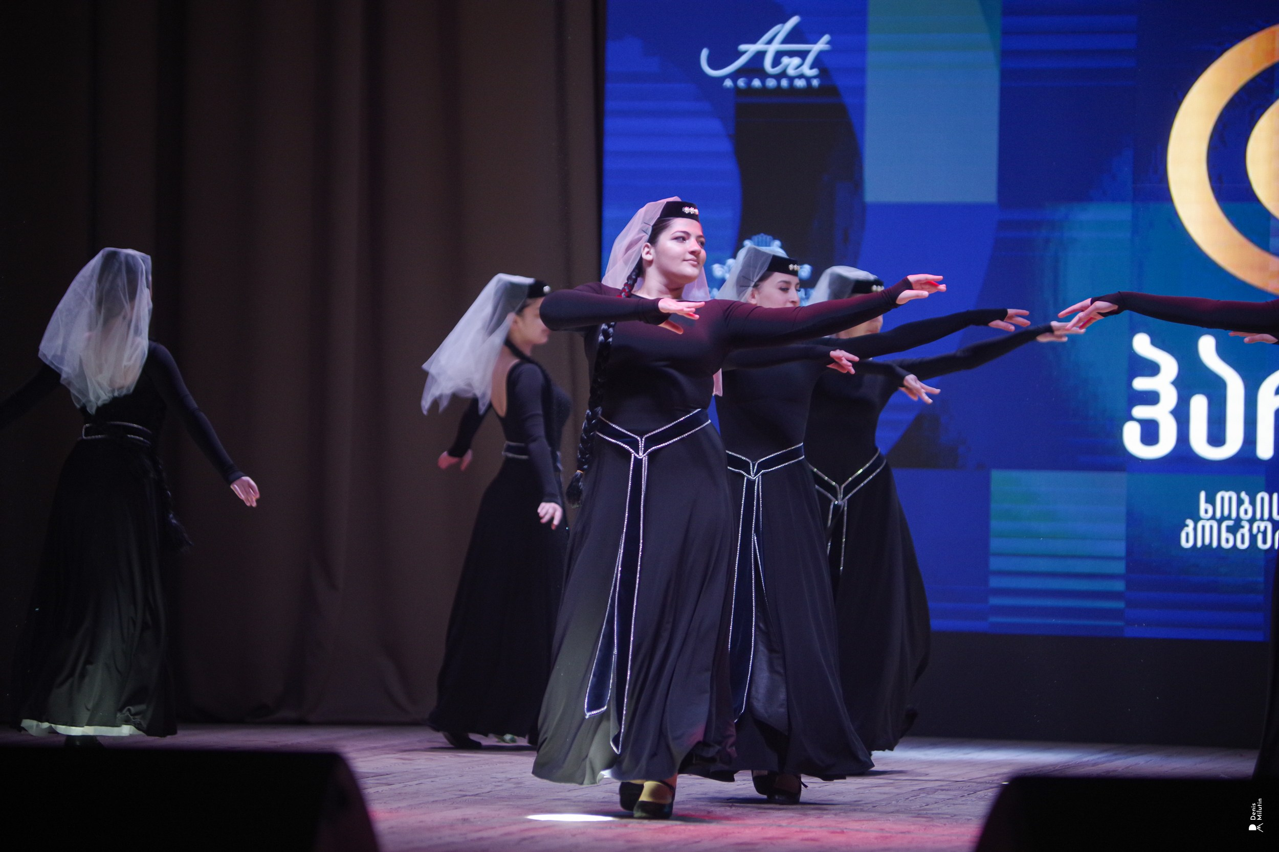 Танцы в Хоби. Портретный фотограф Денис Милютин