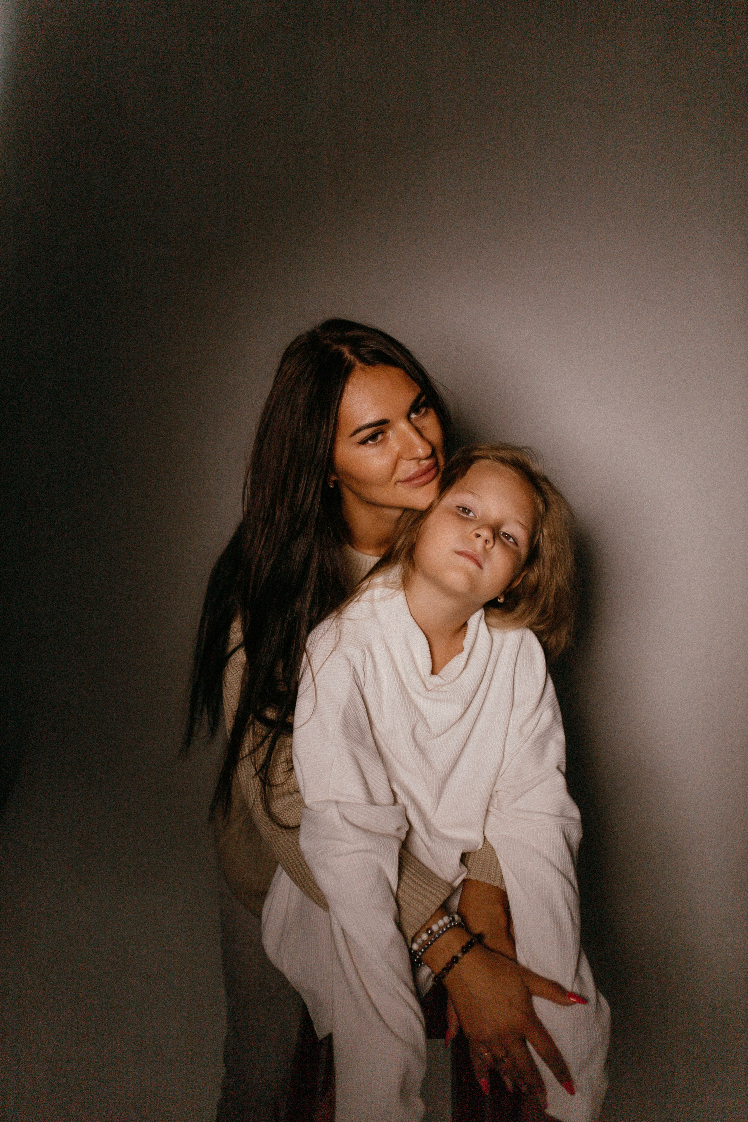 Есения и мама. Семейный фотограф Губкин/Старый Оскол