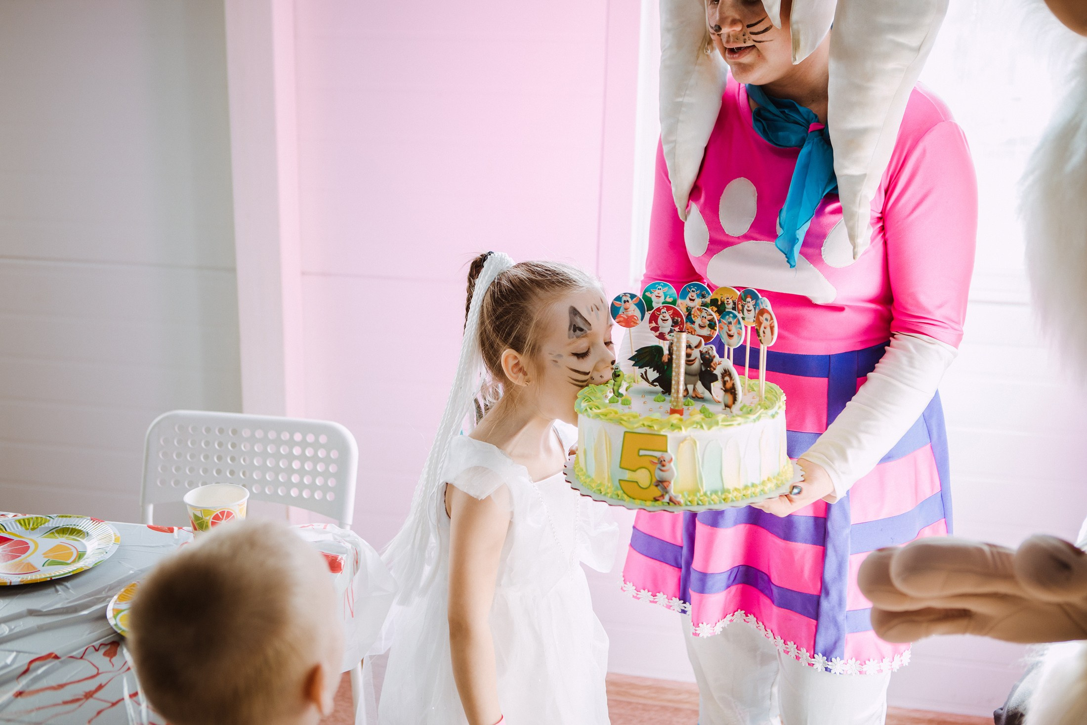 Ника, 5 лет. Батутлет, Волжский. Фотографы в городе Волгограде — Людмила Агеева и Алексей Околелов