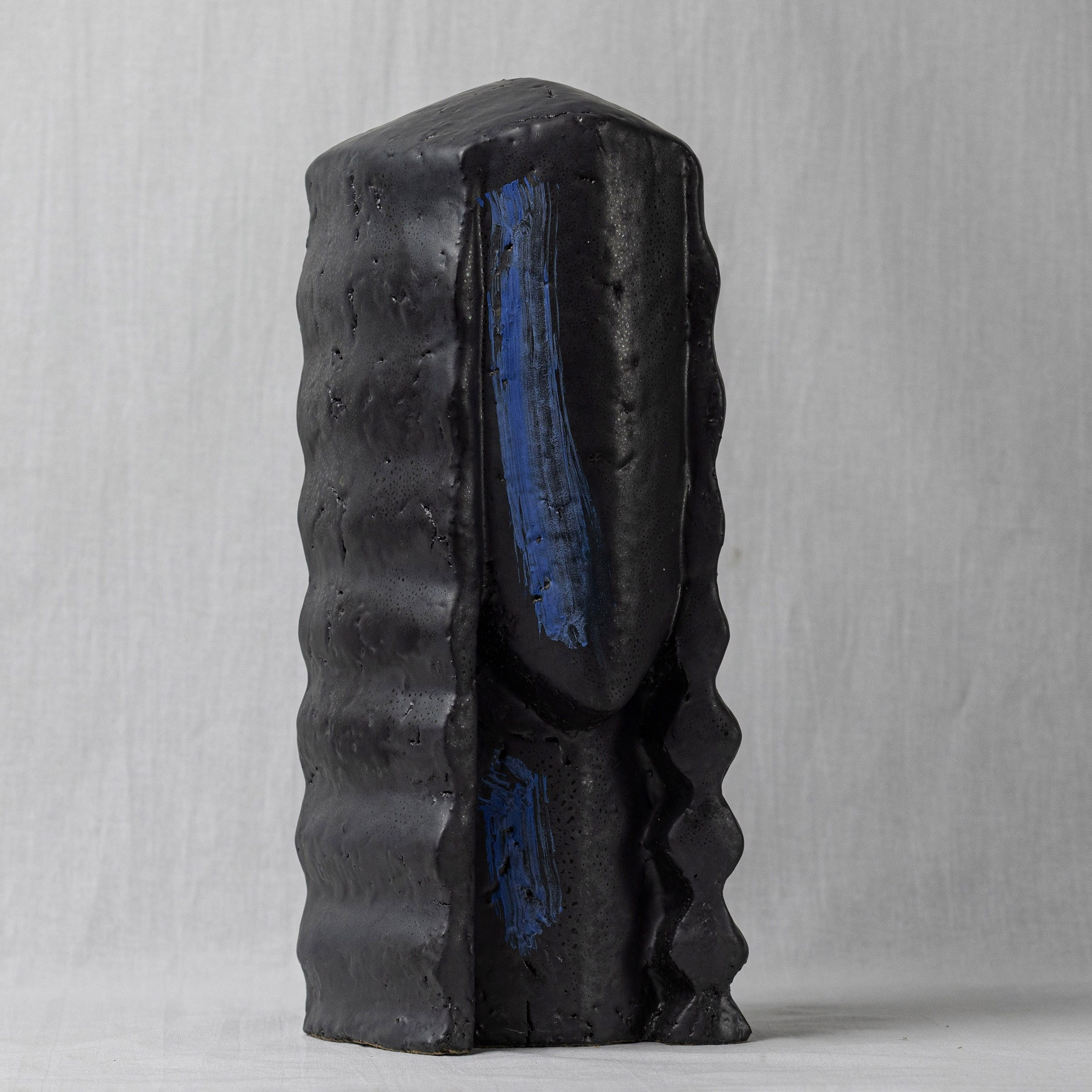 Нефть. 2023. Шамот, глазури, акрил.