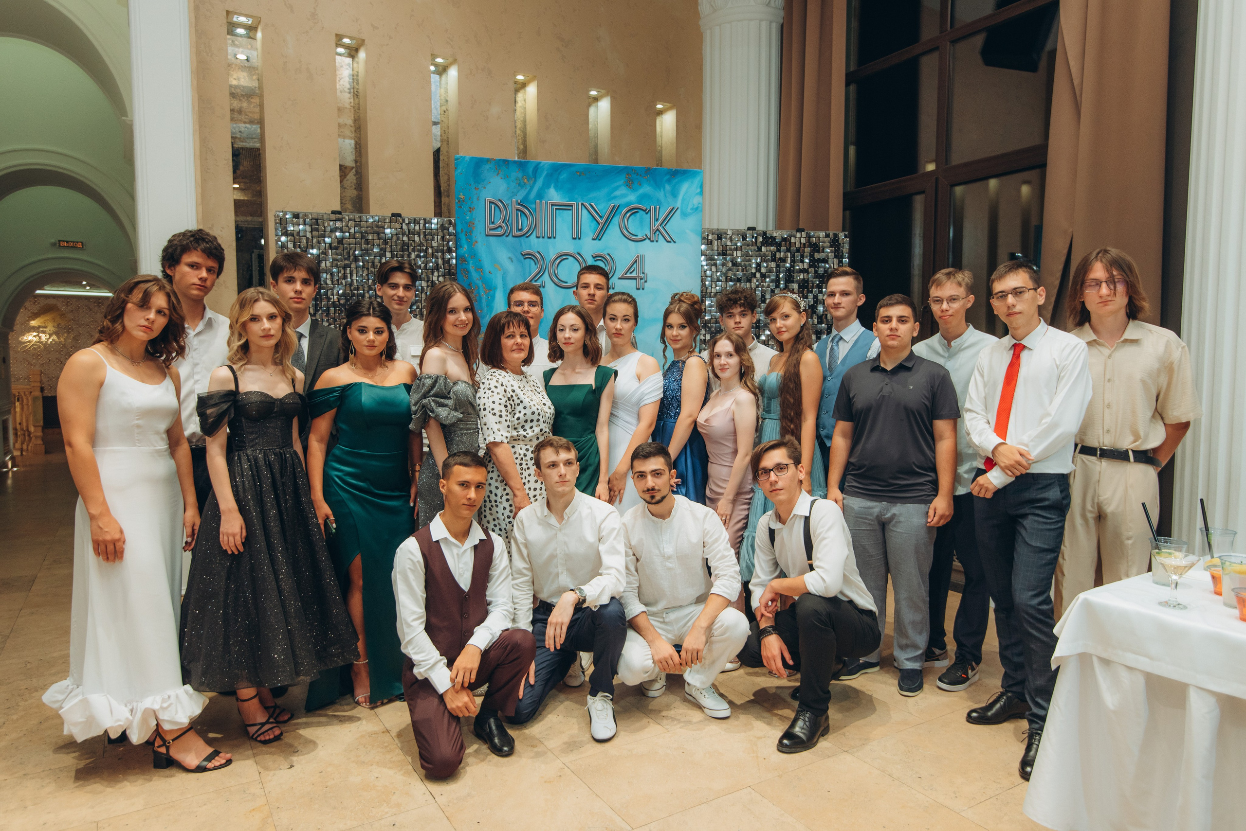 Выпускной 9-11классы. Выпускные книги Анапа Новороссийск Краснодар