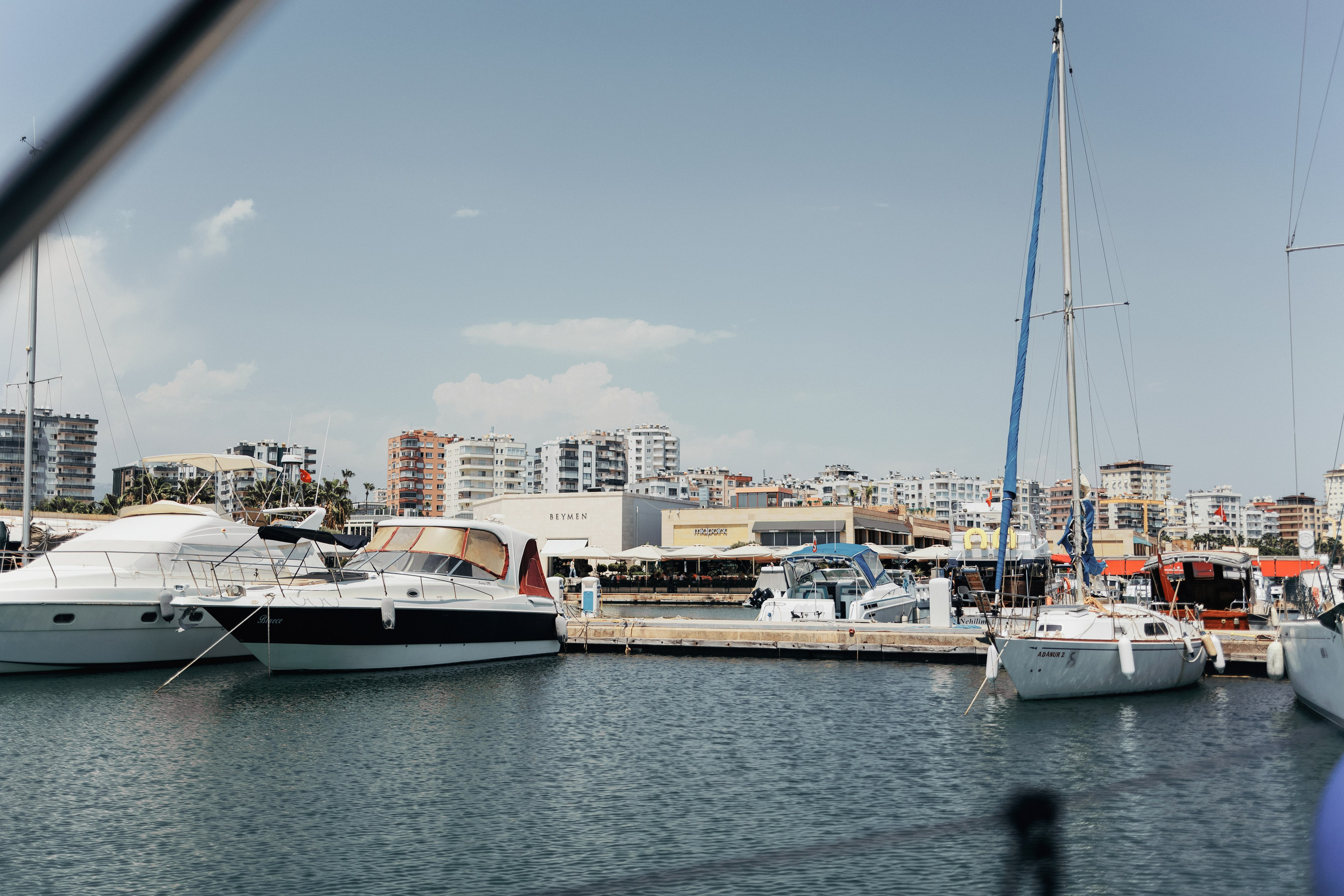 Street photo. Photographer in Turkey — Dari N