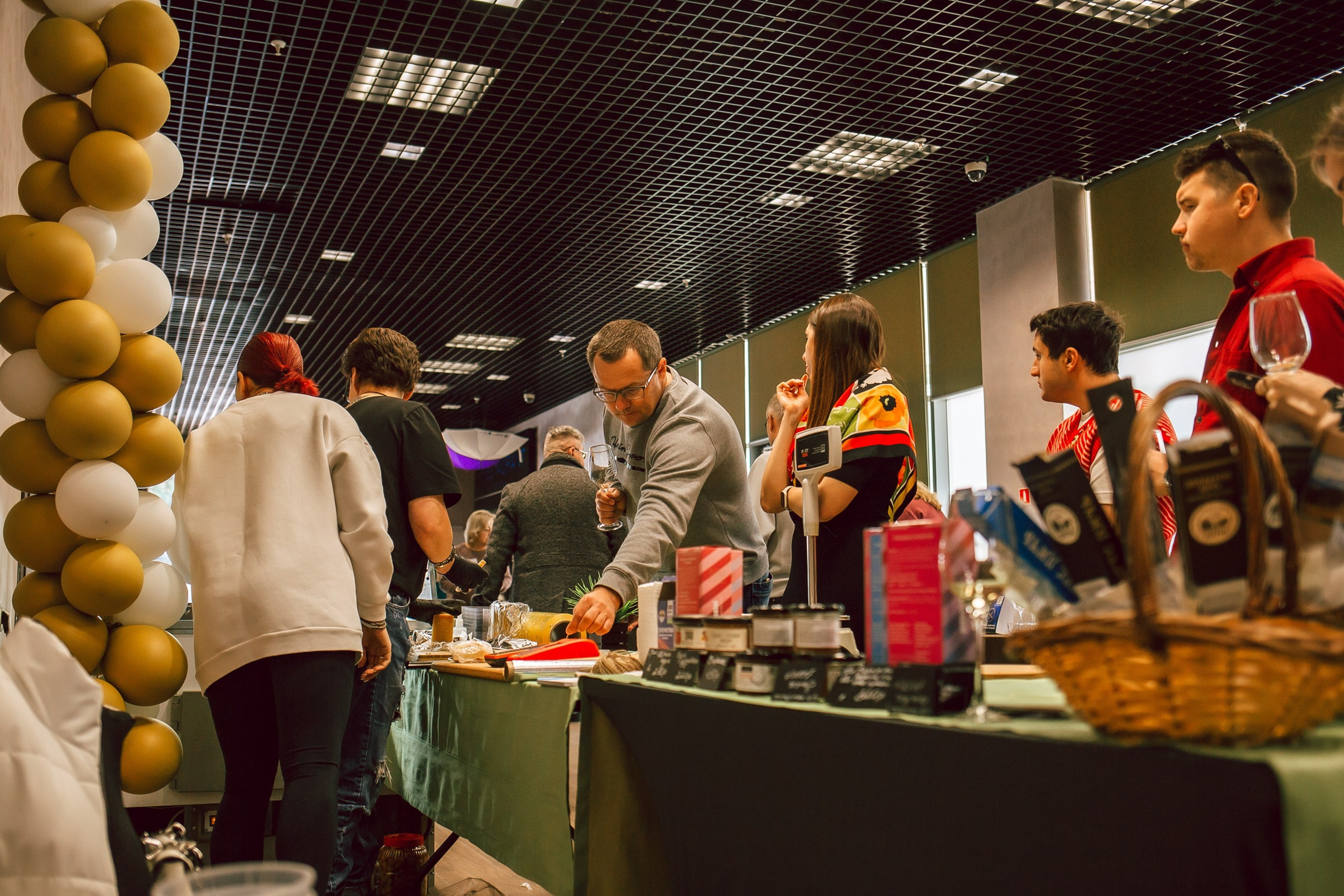 Фотограф на винные фестивали и дегустации в Сочи — Репортаж и цены. Фотограф Сочи Адлер. Солькаева Анастасия