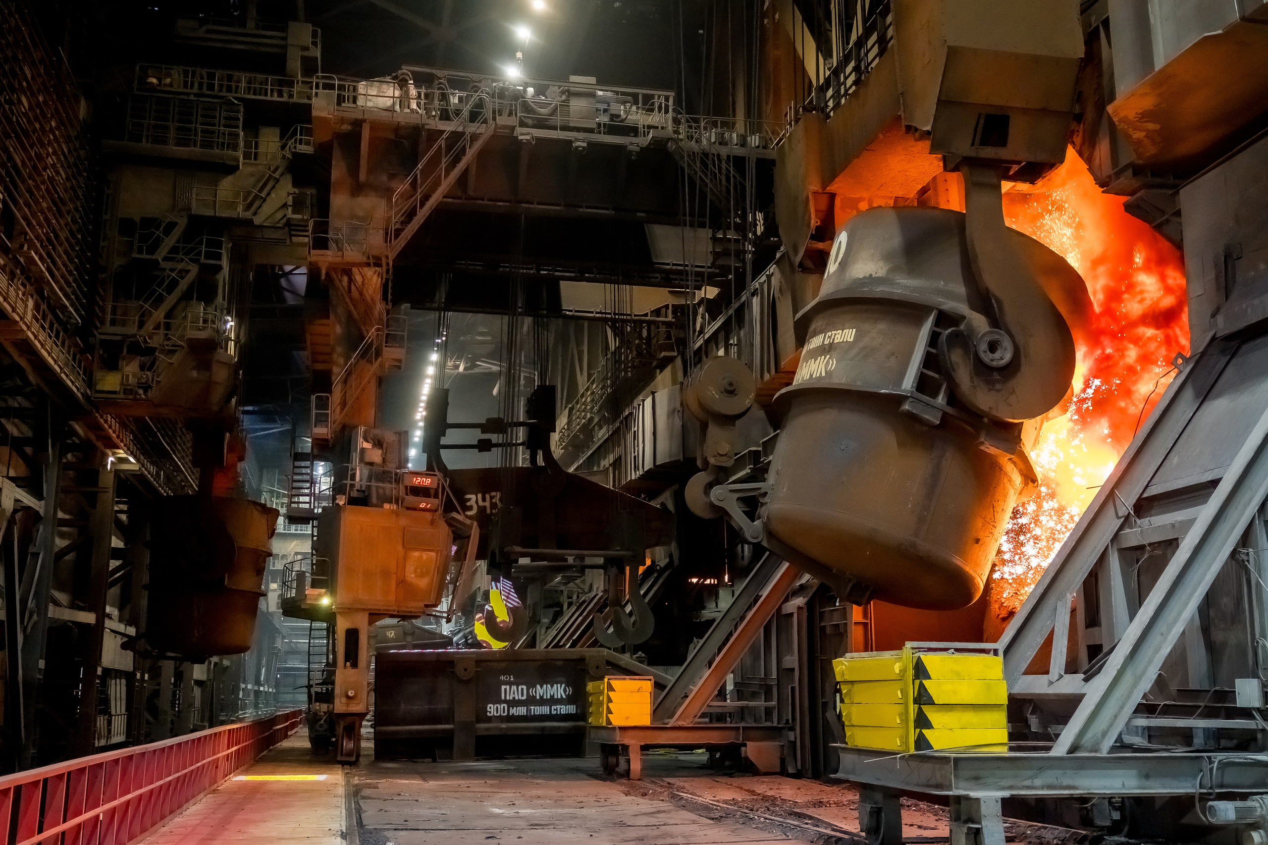 ККЦ выплавил 900-миллионную тонну стали. Сергей Петруша. Фотограф