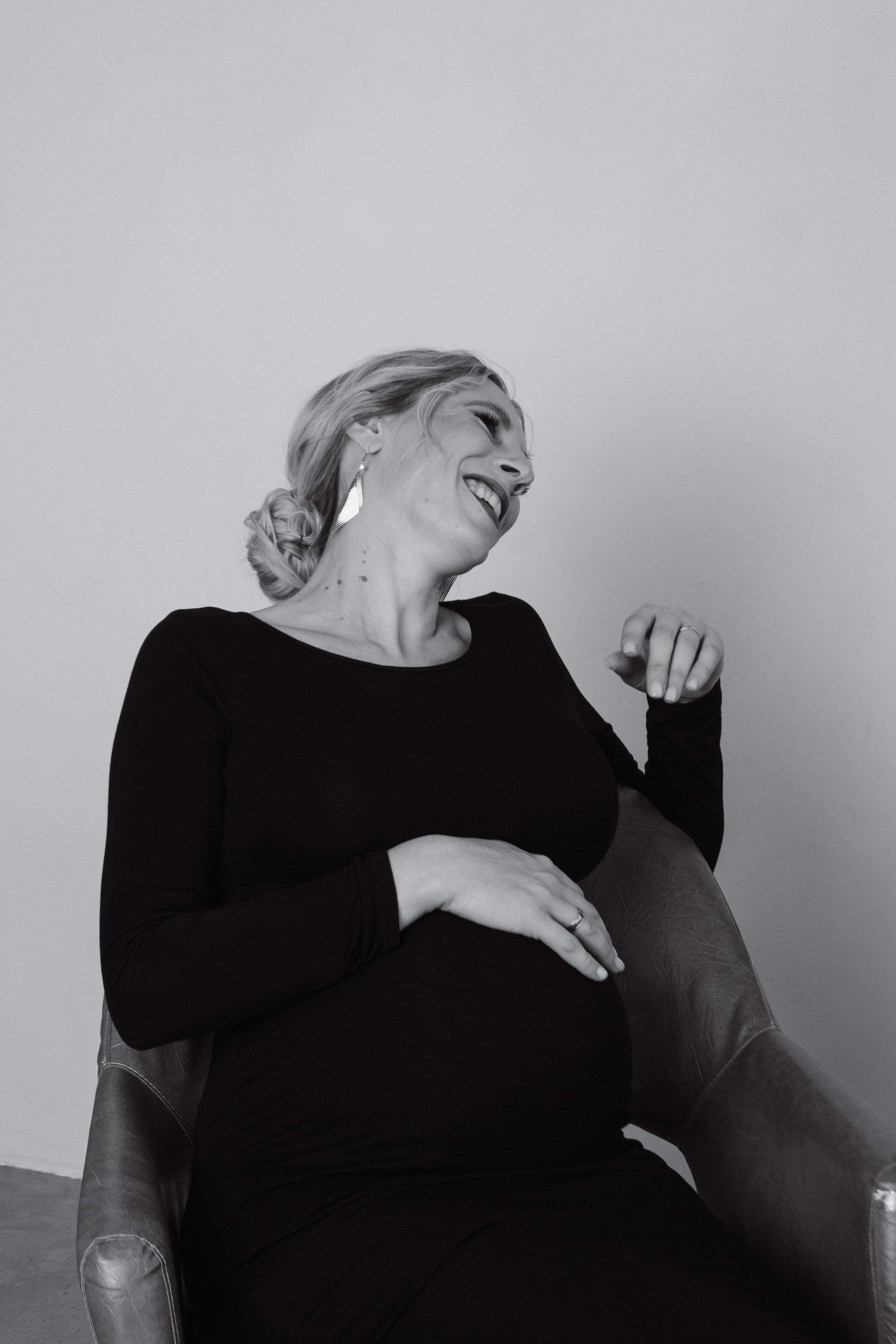 Женские студийные портреты для серт. Фотограф Анастасия Косюра