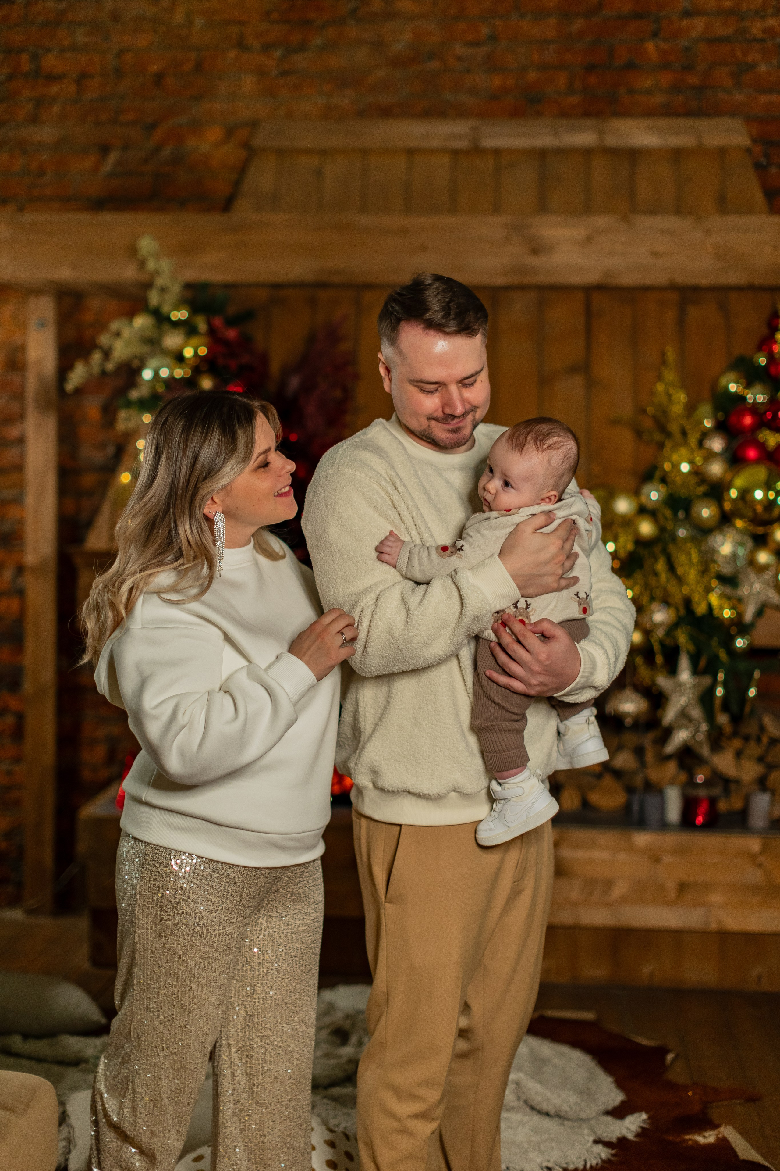 Фотосессии в Famous студии зал Оскар. Фото и видео Москва. Свадебный фотограф, видеограф, фотосессии, видеосъемка