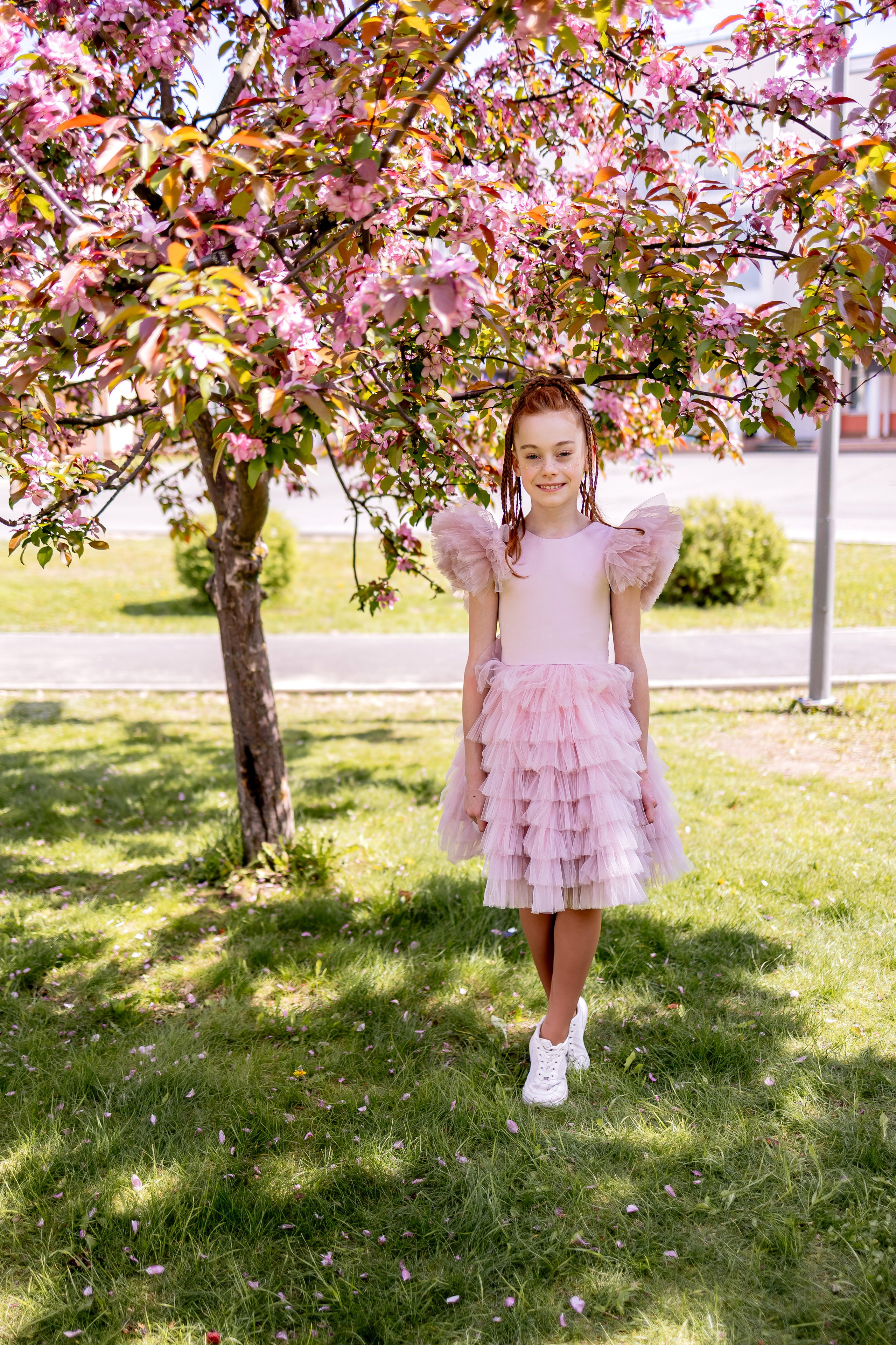 Выпускной в начальной школе на улице. Фотограф и видеограф Москва. Свадебный фотограф, видеограф. Выпускные альбомы. Оживающие альбомы