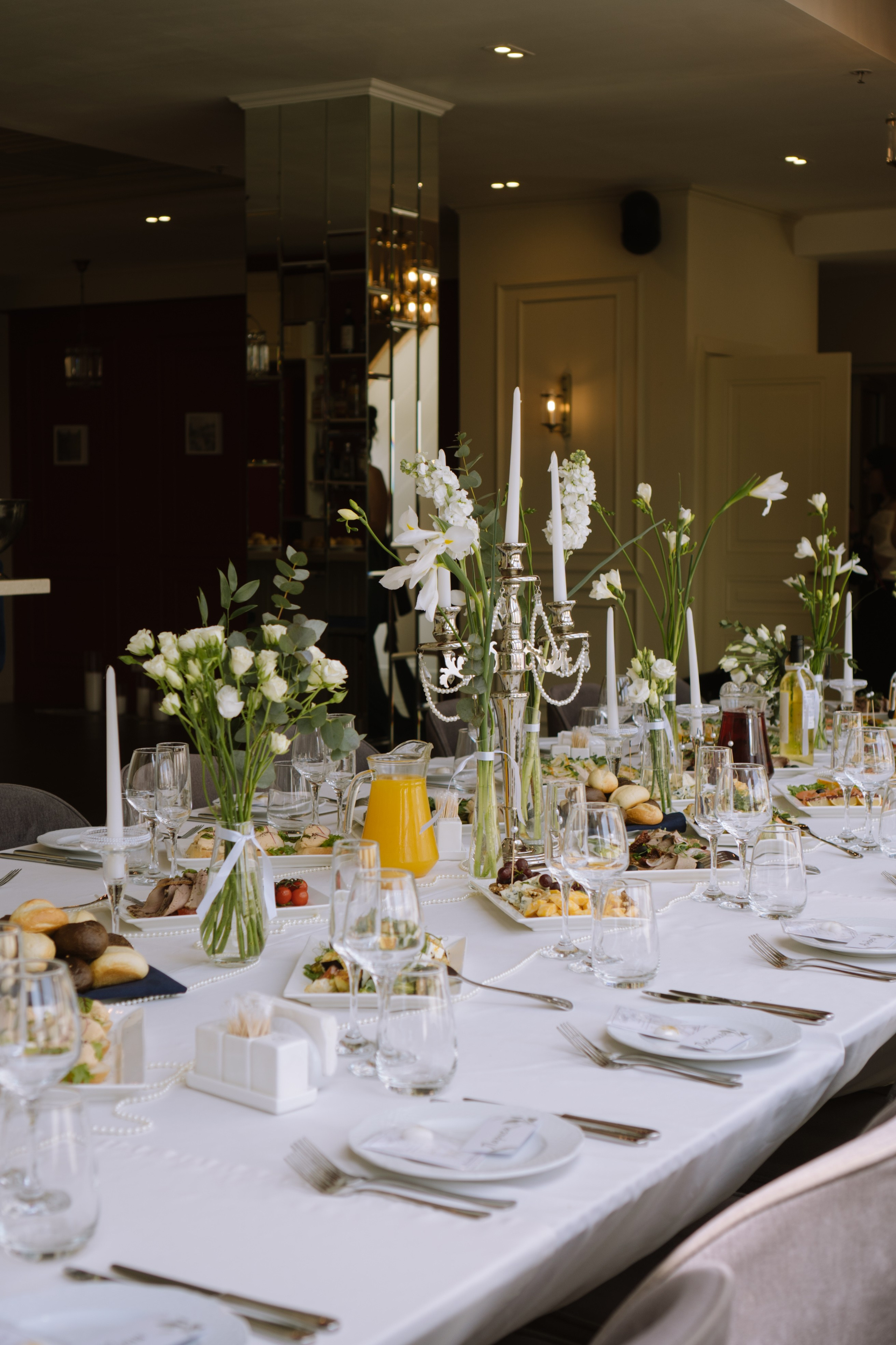 СВАДЕБНЫЙ БАНКЕТ НА ВЛАДИМИРСКОЙ В САНКТ-ПЕТЕРБУРГЕ (КАМЕРНАЯ СВАДЬБА). Профессиональный фотограф, Санкт-Петербург — Виктория Богомолова