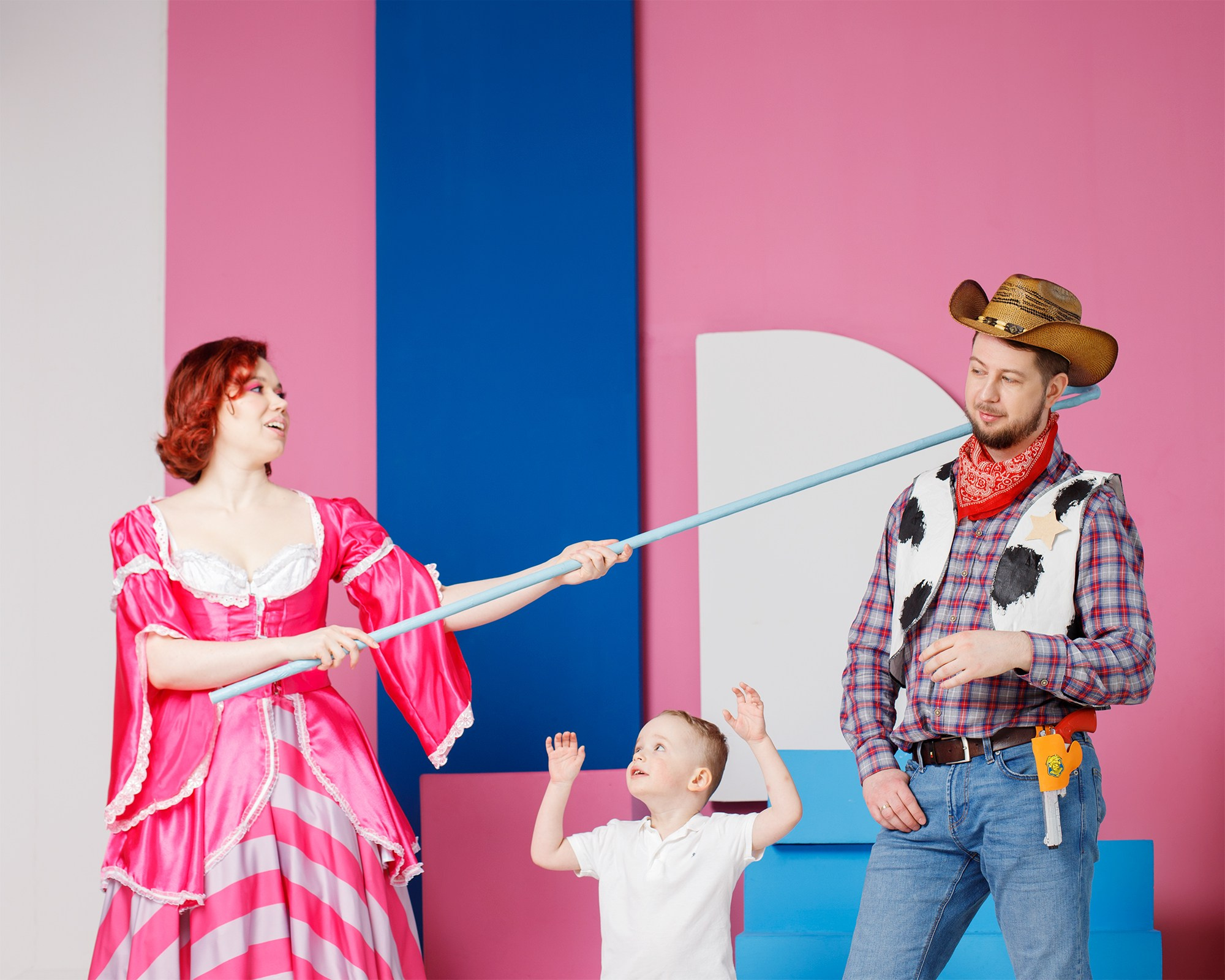 Семейная фотосессия «История игрушек». Необычные портретные фотосессии под ключ в Москве