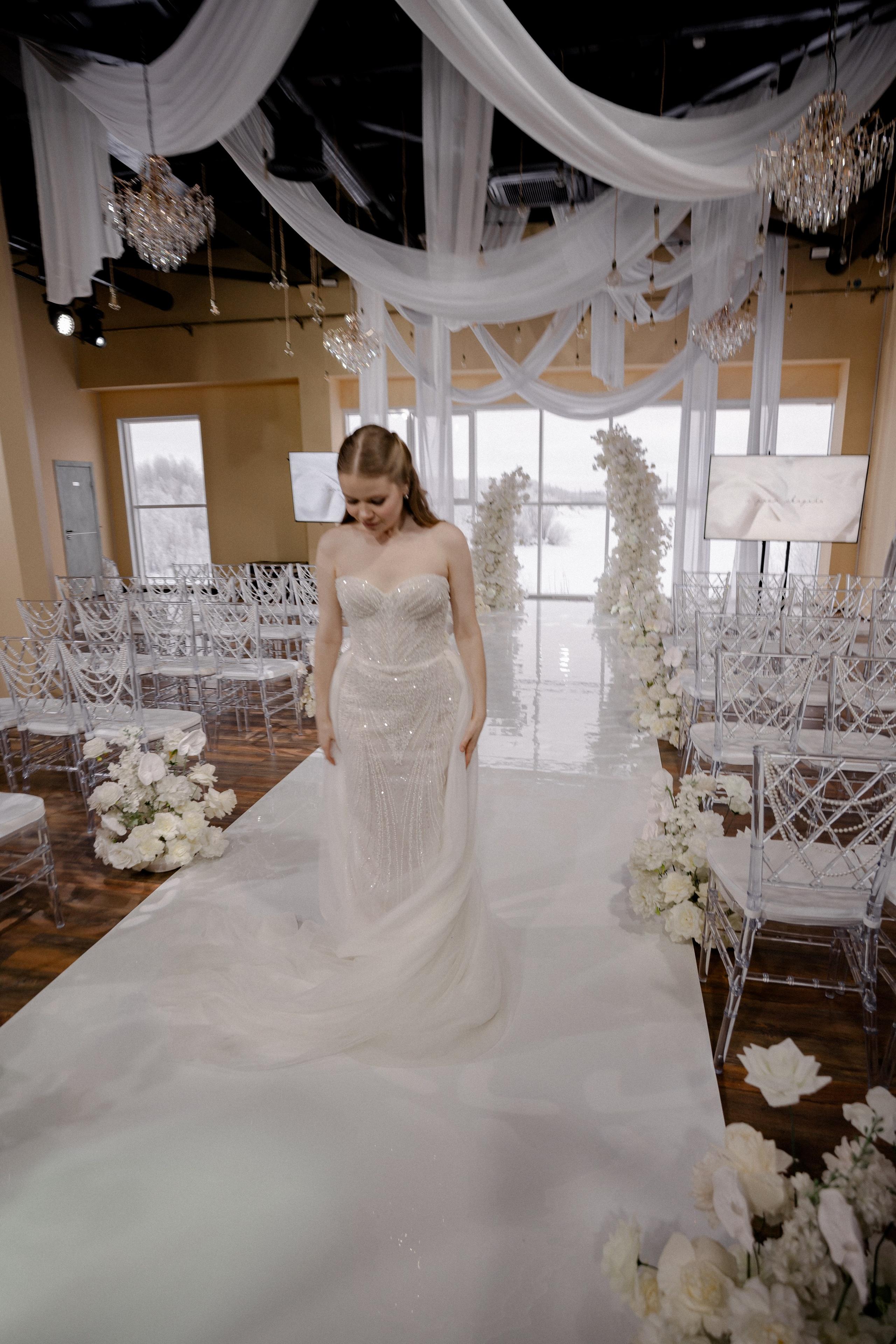 СВАДЕБНАЯ СЬЕМКА СБОРОВ В ОТЕЛЕ И ВЫЕЗД НА ЦЕРЕМОНИЮ (СНЯТО В СИБИРЕ В НИЖНЕВАРТОВСКЕ). Профессиональный фотограф, Санкт-Петербург — Виктория Богомолова