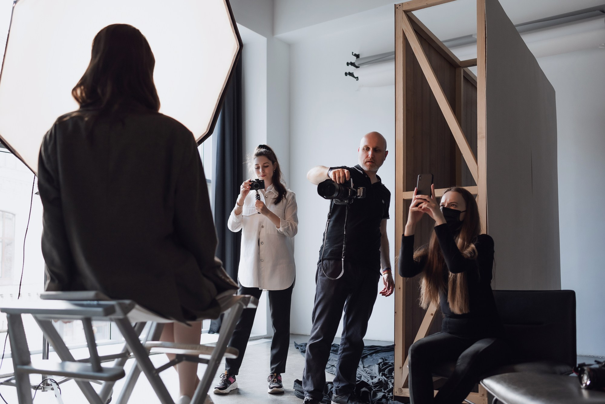 БЭКСТЕЙДЖ СЪЁМКИ ФОТОМОДЕЛЕЙ