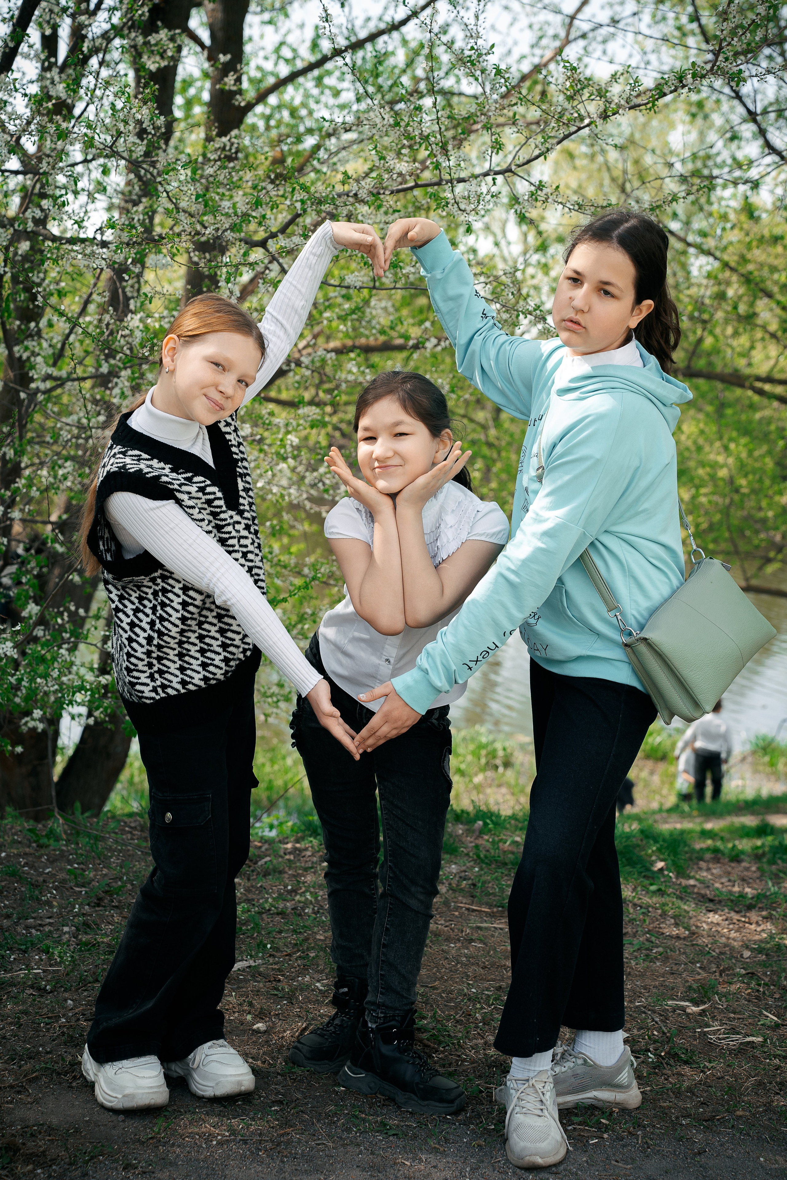 Прогулки в школьном дворе. Фотограф Казакова Анастасия