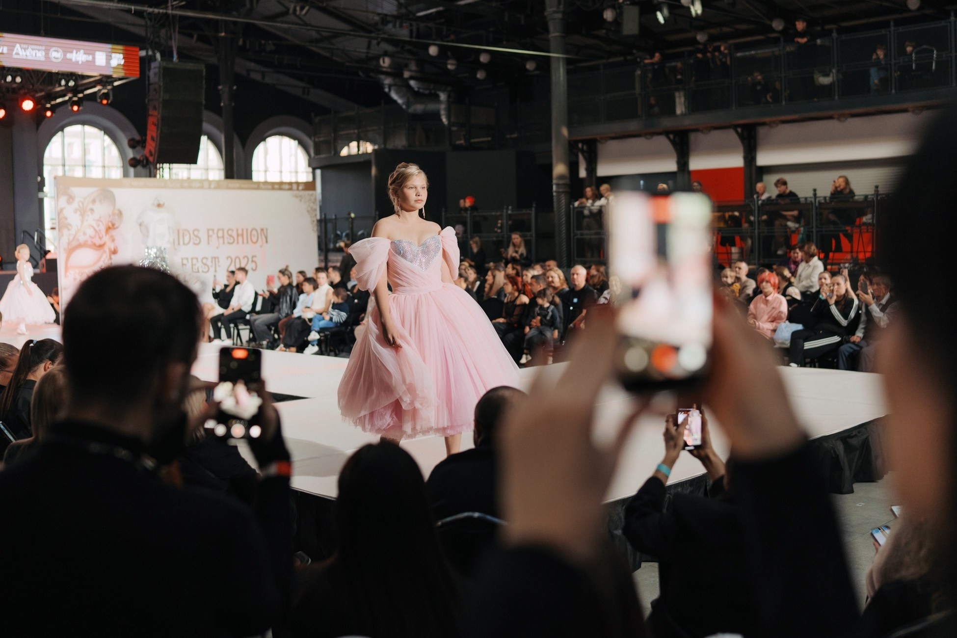 Kids Fashion Week. Annyshka
